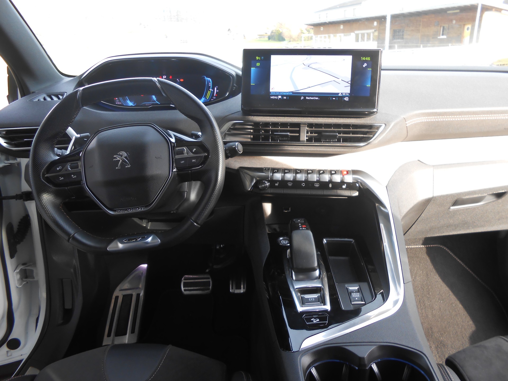 PEUGEOT 3008 1.6 Plug-in Hybrid4 GT Pack-image-11