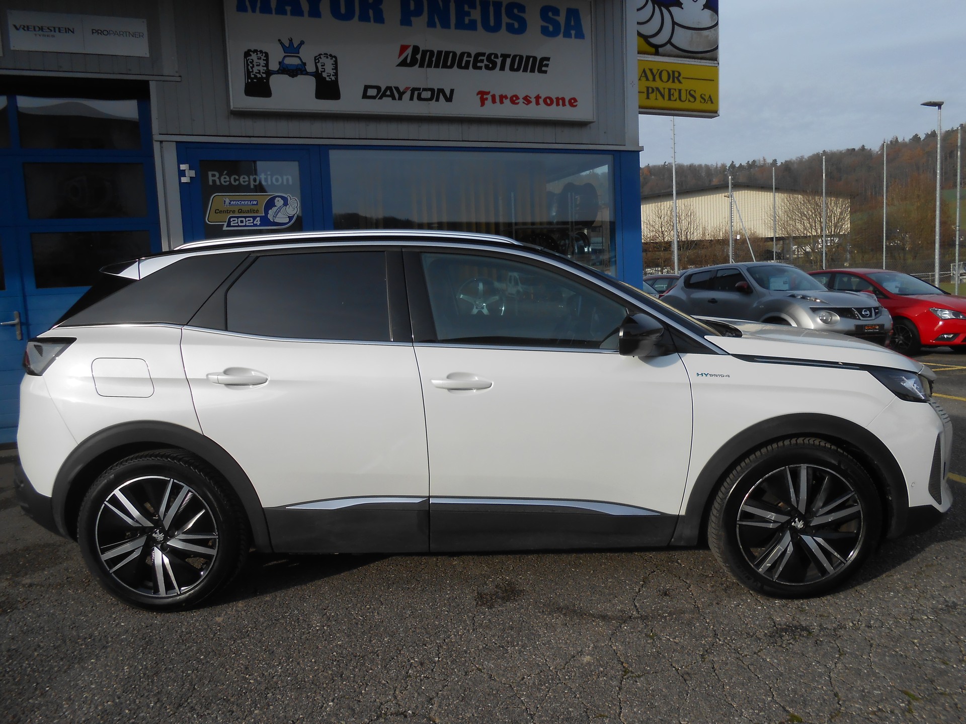 PEUGEOT 3008 1.6 Plug-in Hybrid4 GT Pack-image-4