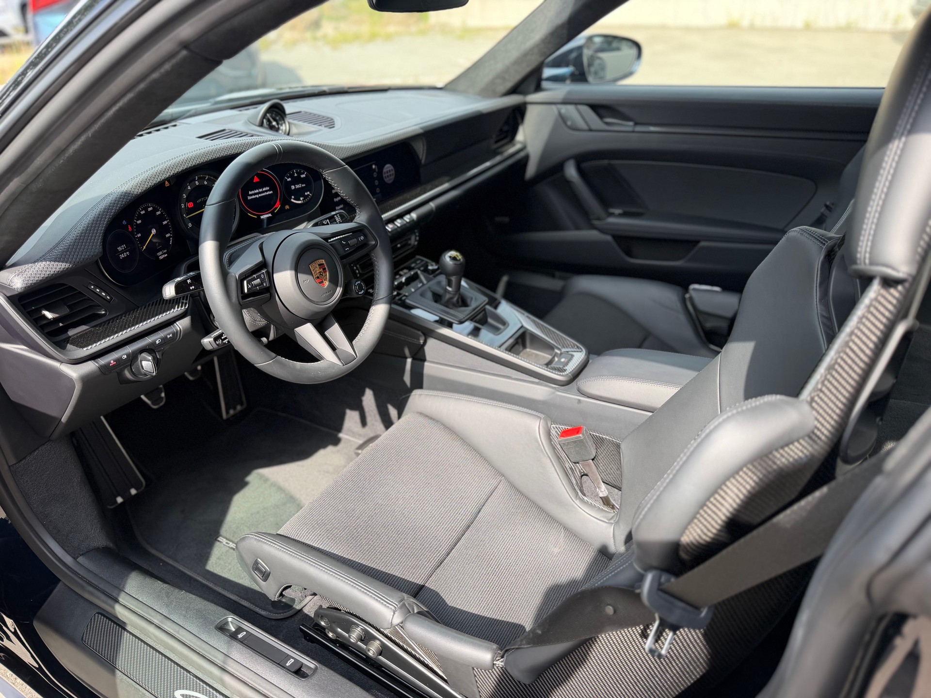 PORSCHE 911 GT3 Touring-image-9