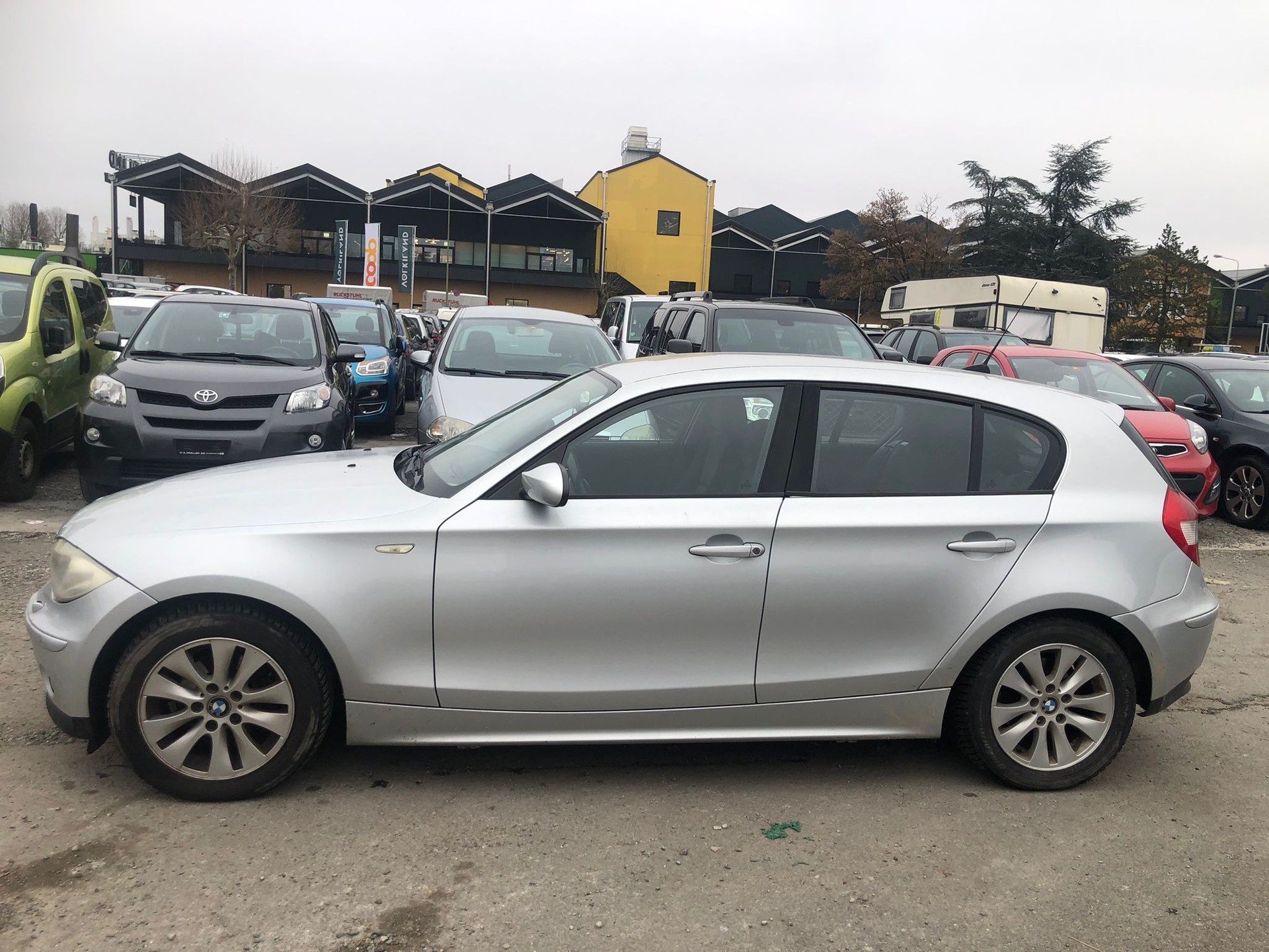 BMW 118d Access-image-4
