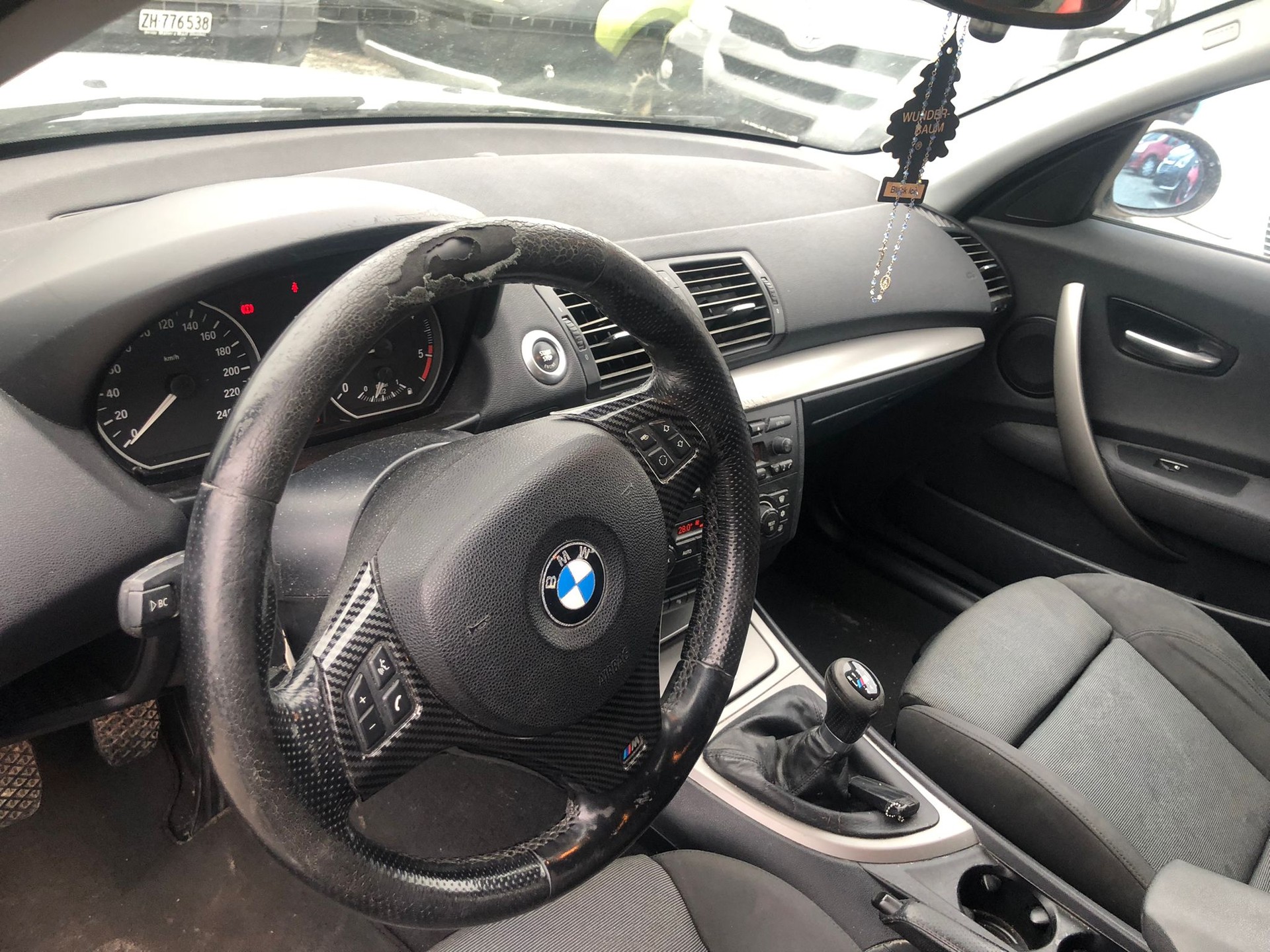 BMW 118d Access-image-6