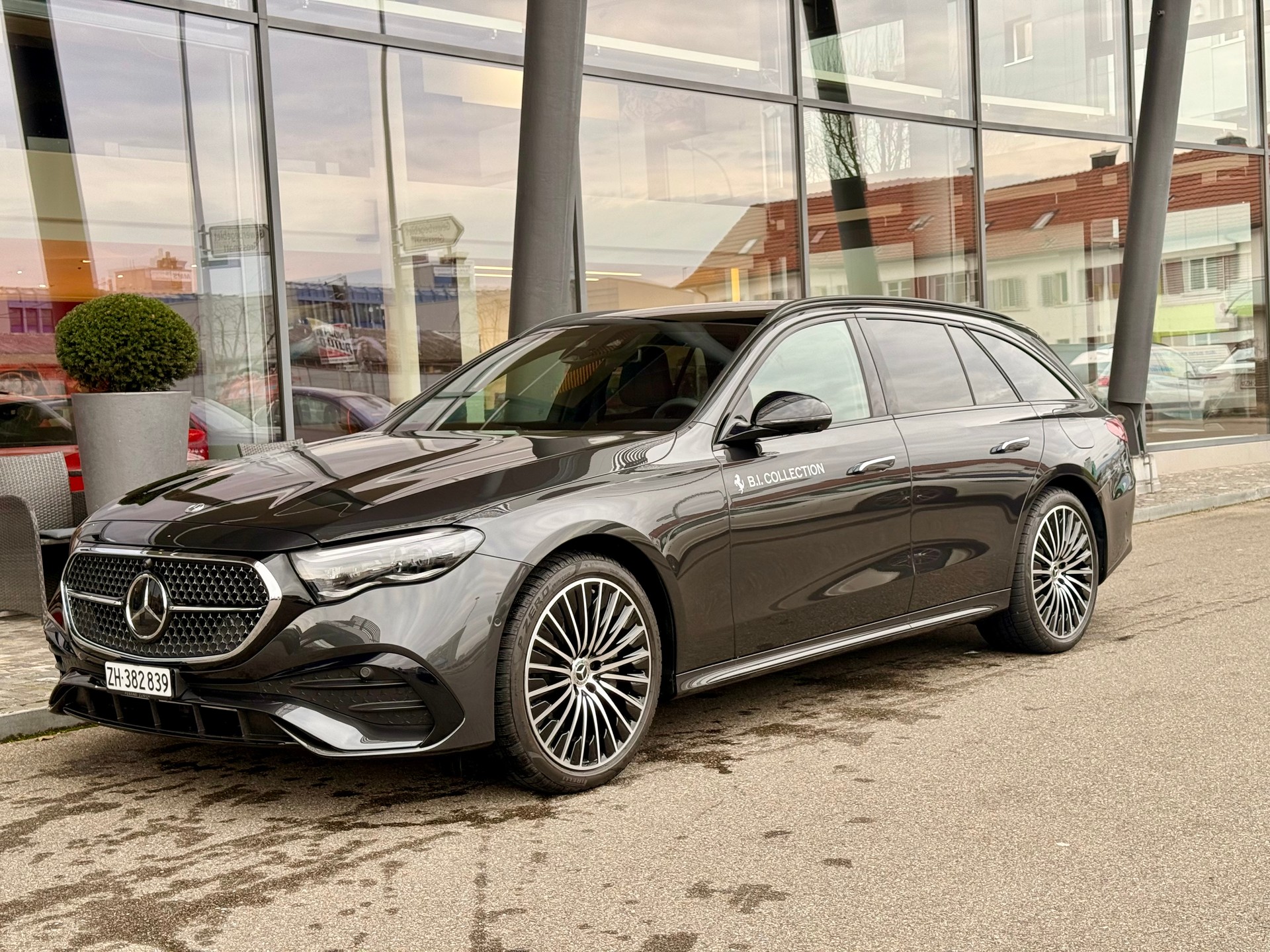 MERCEDES-BENZ E 300 de T 4Matic EQ Hybrid 9G-Tronic-image-0