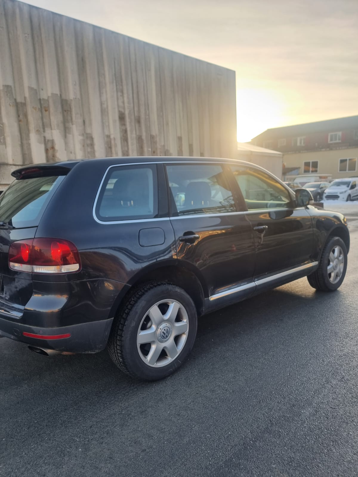 VW Touareg 4.2 V8 FSI Automatic-image-5