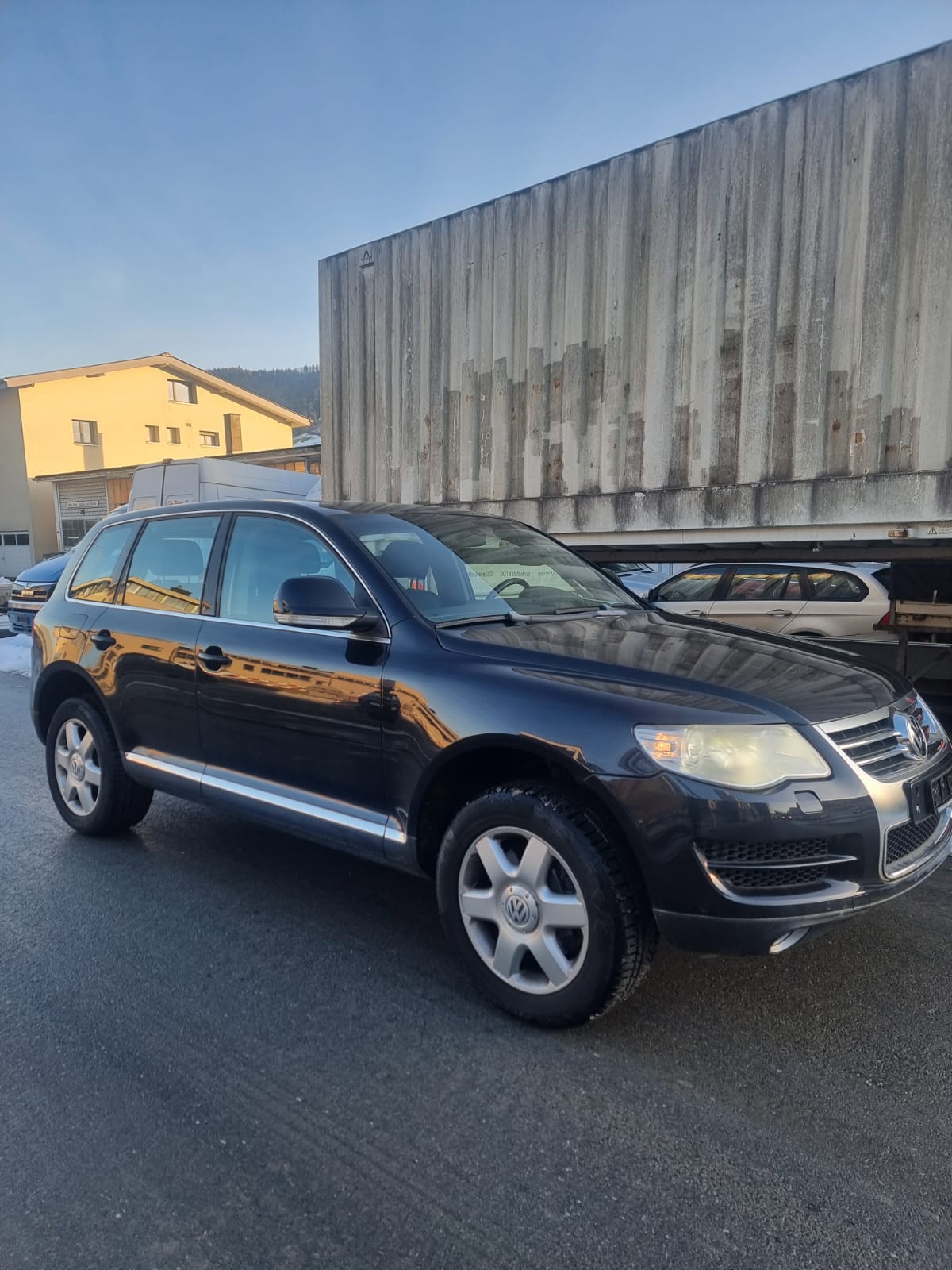 VW Touareg 4.2 V8 FSI Automatic-image-2