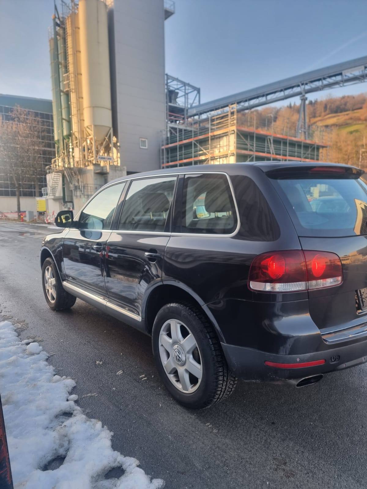 VW Touareg 4.2 V8 FSI Automatic-image-4