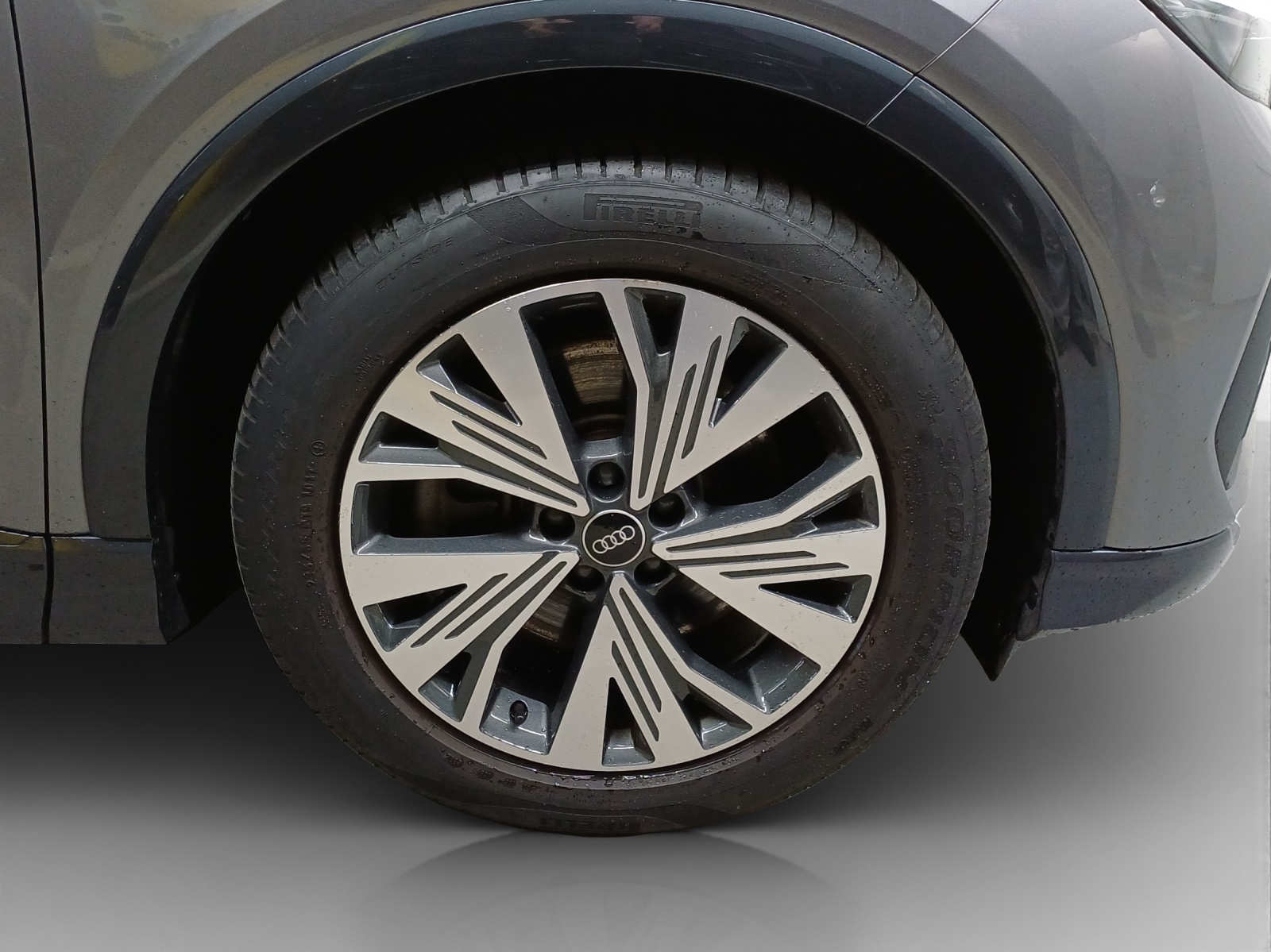AUDI Q4 e-tron 50 quattro-image-16