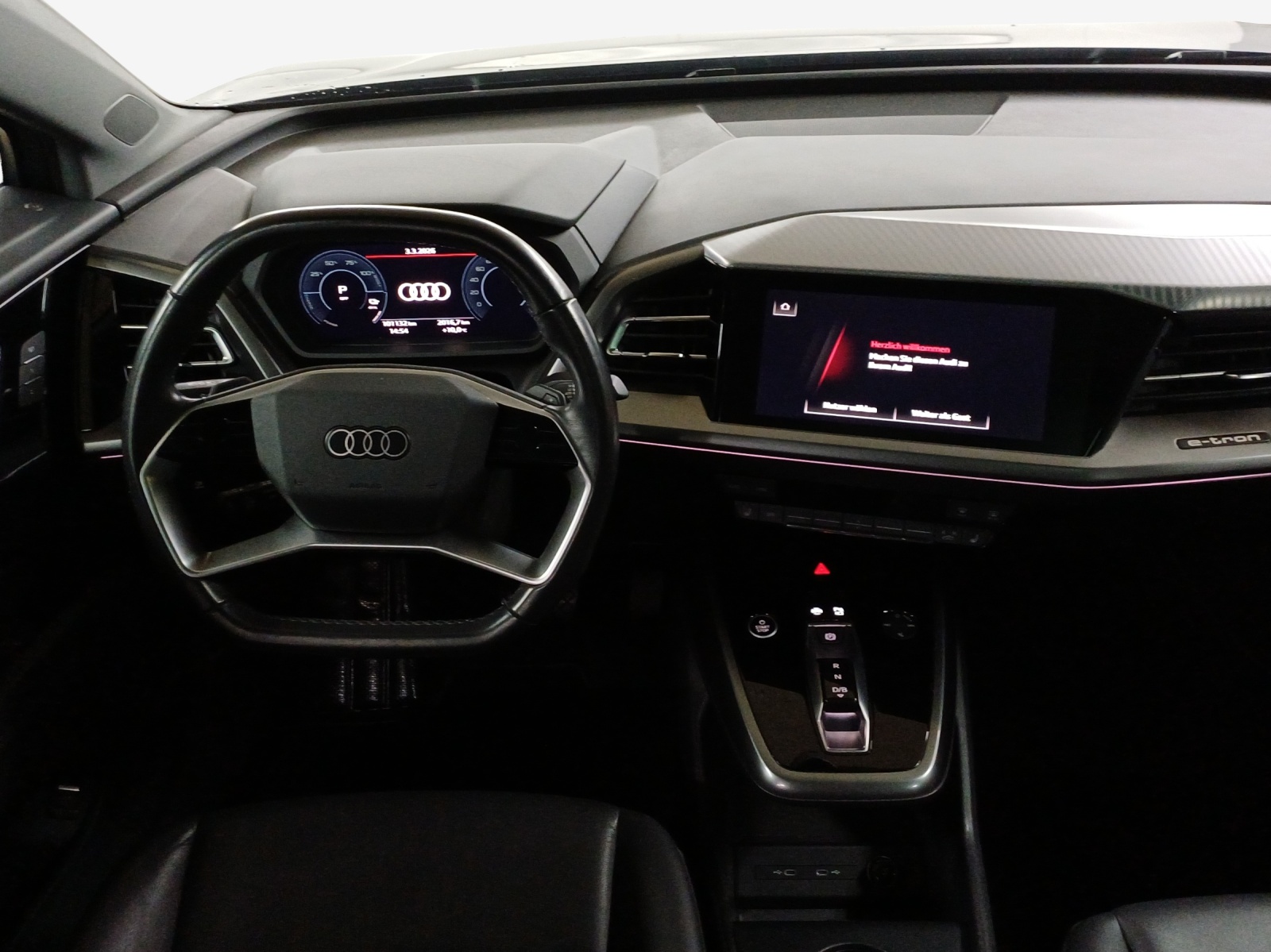 AUDI Q4 e-tron 50 quattro-image-9