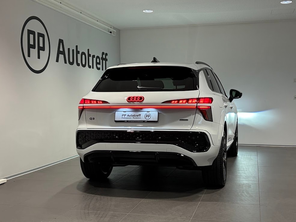 AUDI Q3 SUV TFSI quattro 195 kW S tronic-image-12