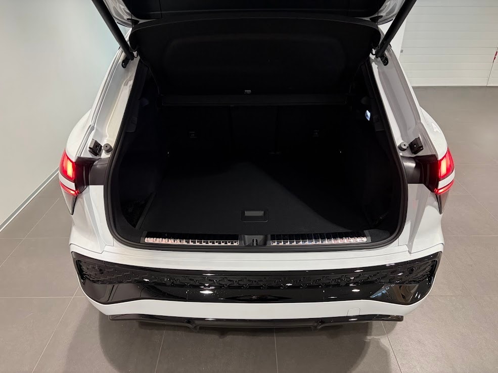 AUDI Q3 SUV TFSI quattro 195 kW S tronic-image-11