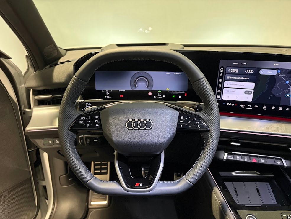 AUDI Q3 SUV TFSI quattro 195 kW S tronic-image-5