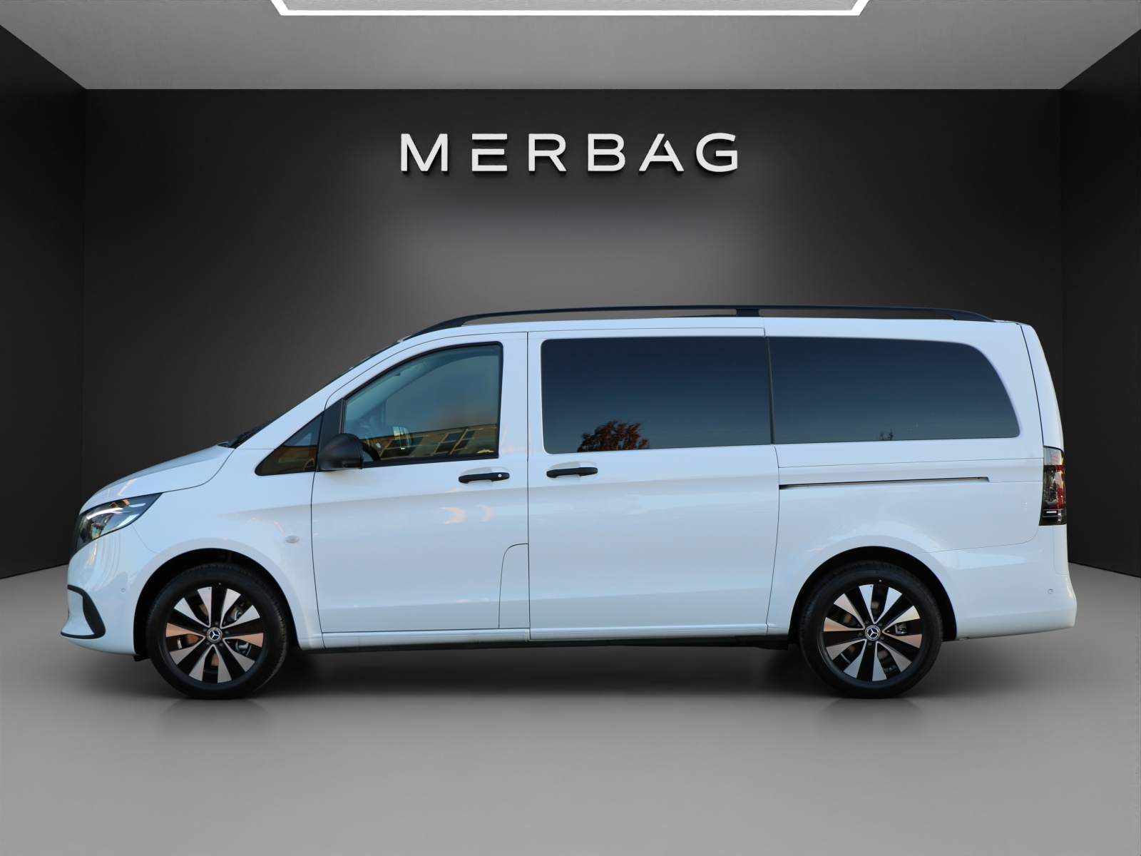 MERCEDES-BENZ Vito 116 CDI Tourer SELECT Family 3200mm-image-1