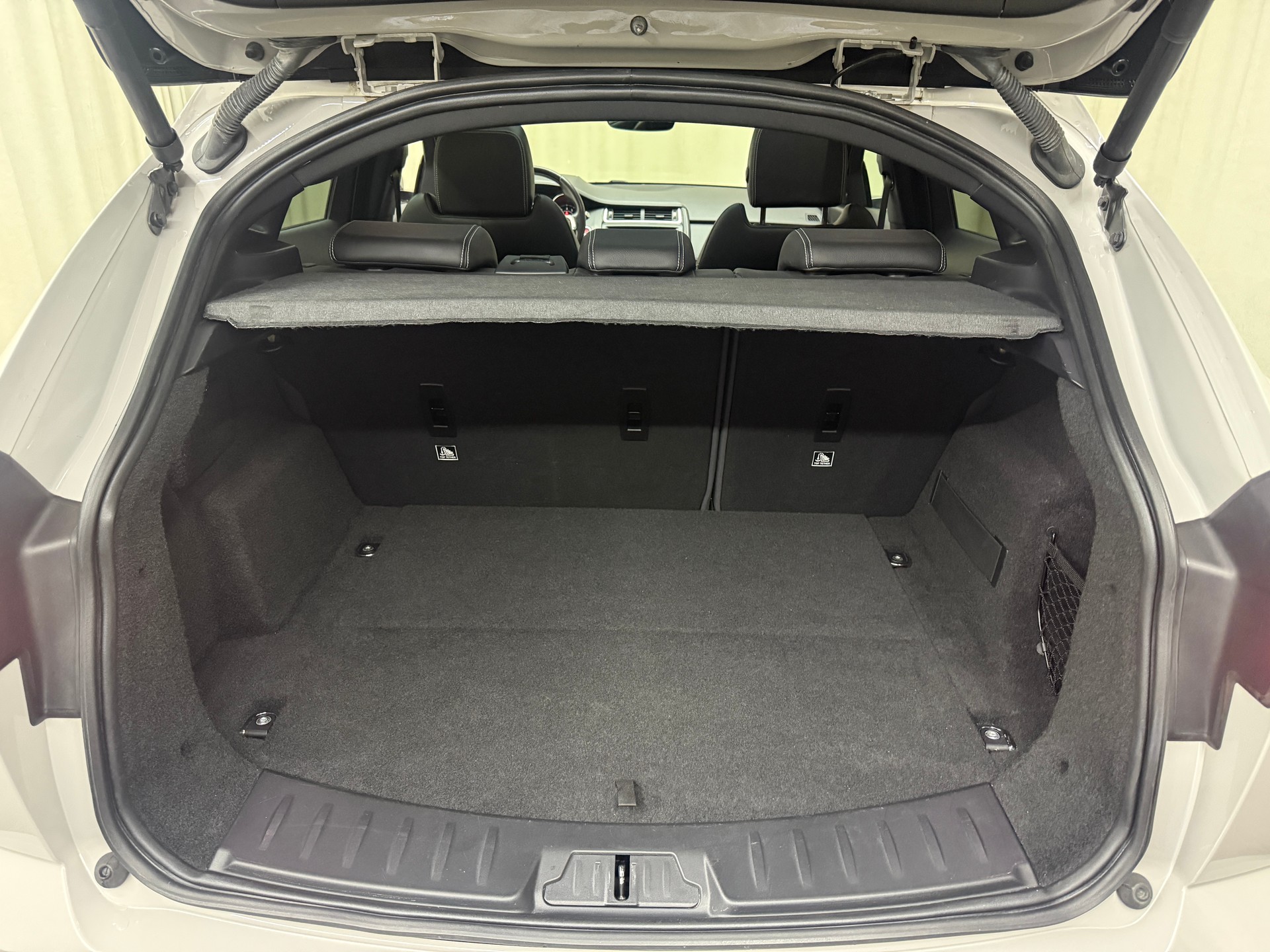 JAGUAR E-Pace P200 R-Dynamic S AWD Automatik-image-18