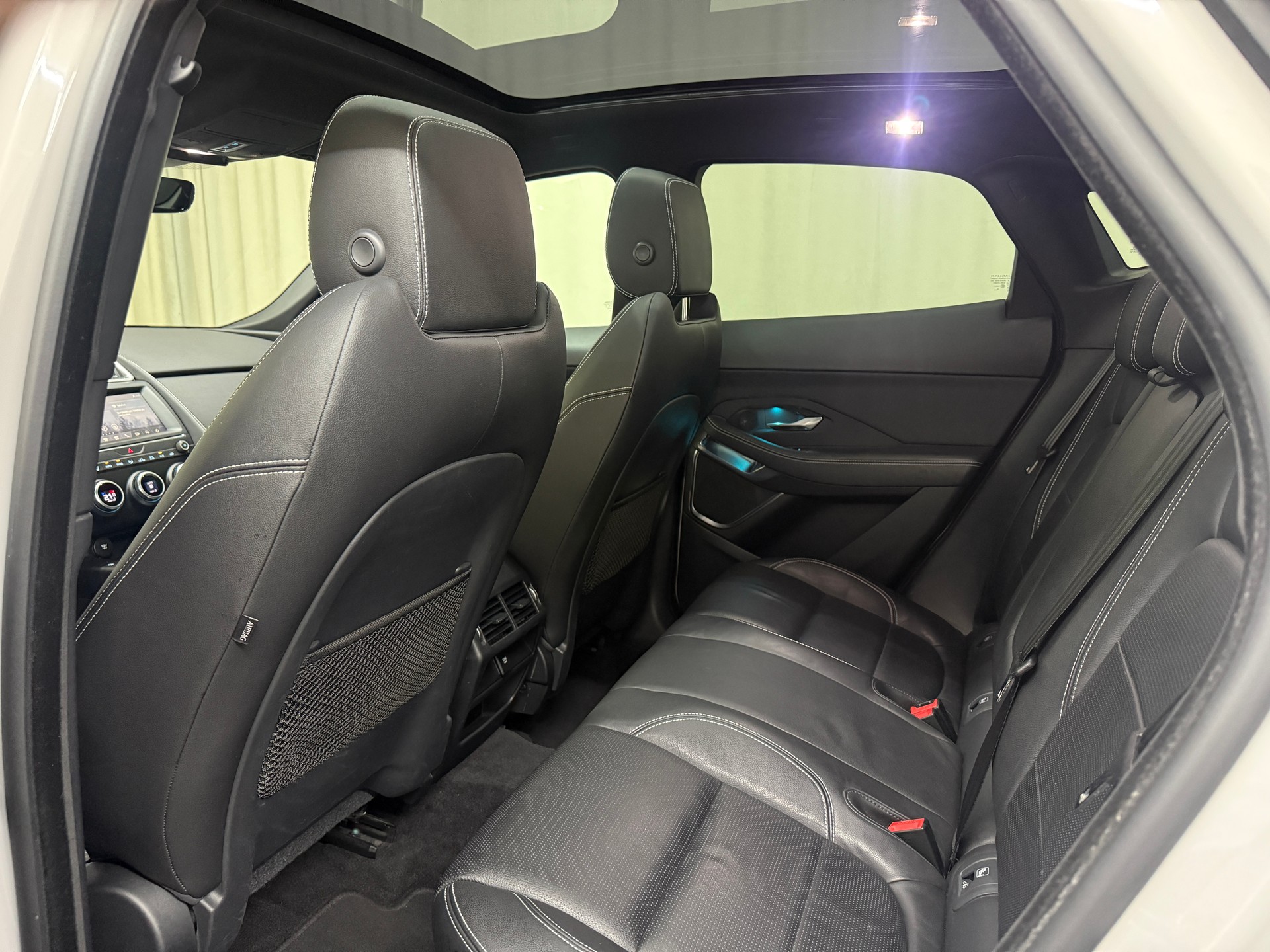 JAGUAR E-Pace P200 R-Dynamic S AWD Automatik-image-7