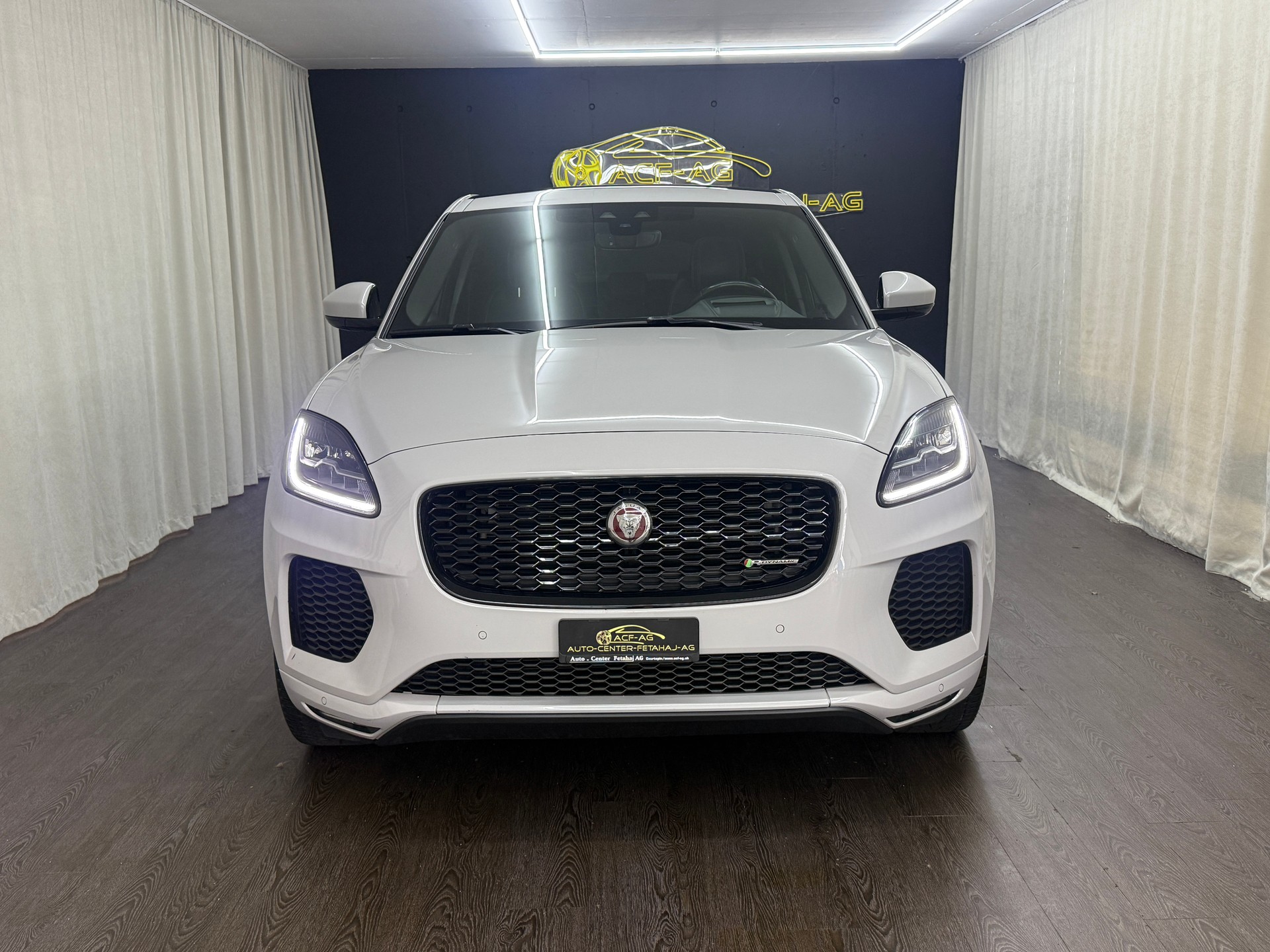 JAGUAR E-Pace P200 R-Dynamic S AWD Automatik-image-1