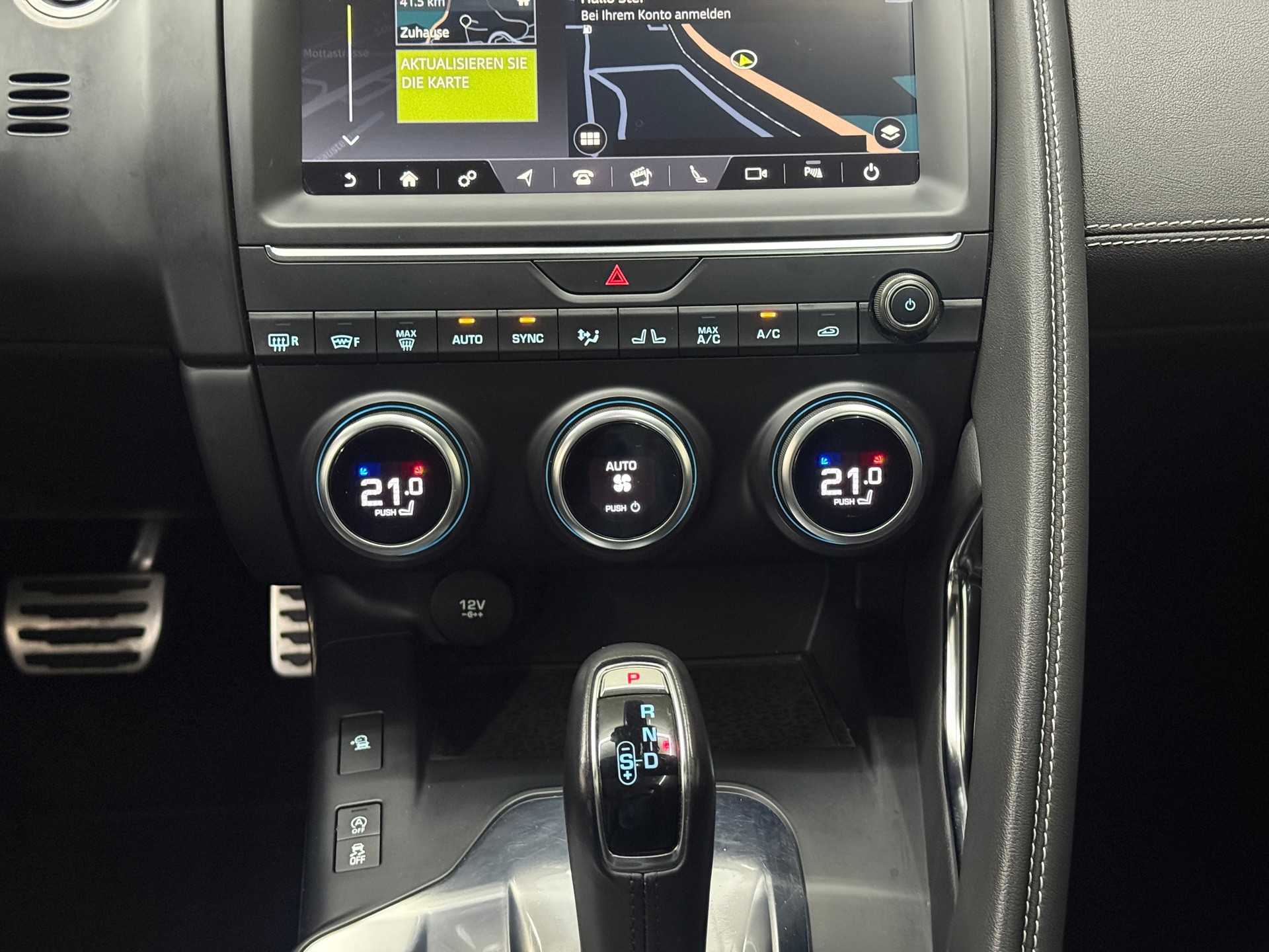 JAGUAR E-Pace P200 R-Dynamic S AWD Automatik-image-13