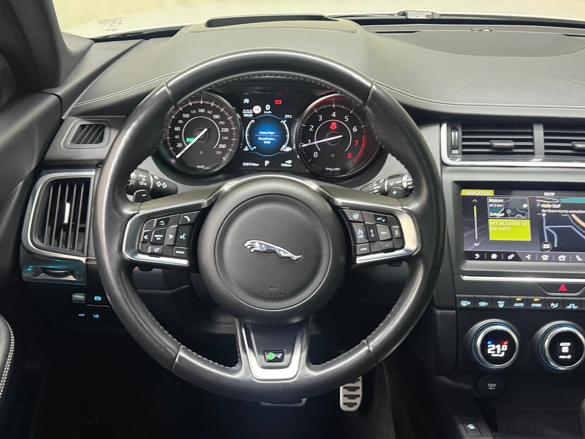 JAGUAR E-Pace P200 R-Dynamic S AWD Automatik-image-9
