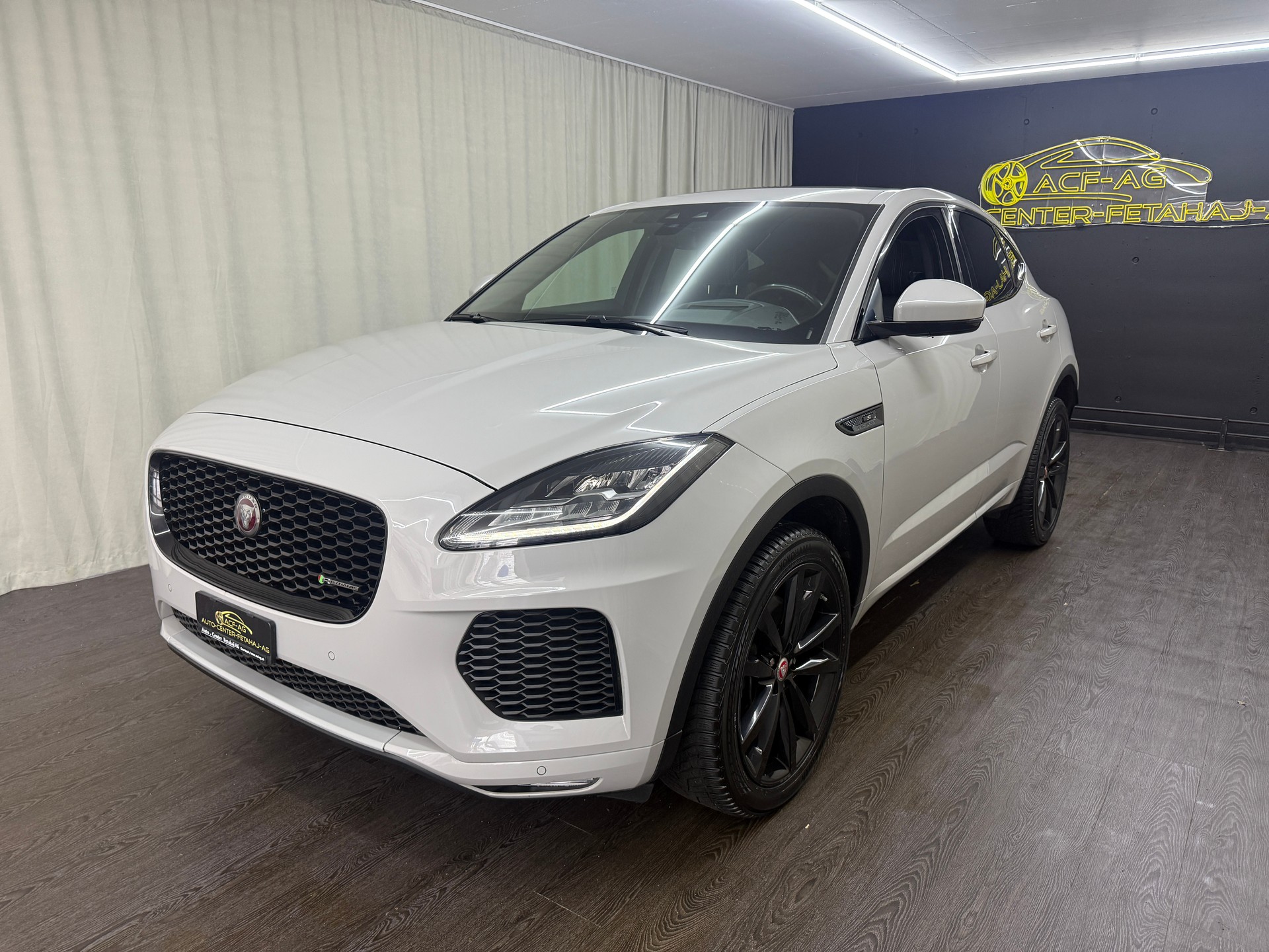 JAGUAR E-Pace P200 R-Dynamic S AWD Automatik-image-0