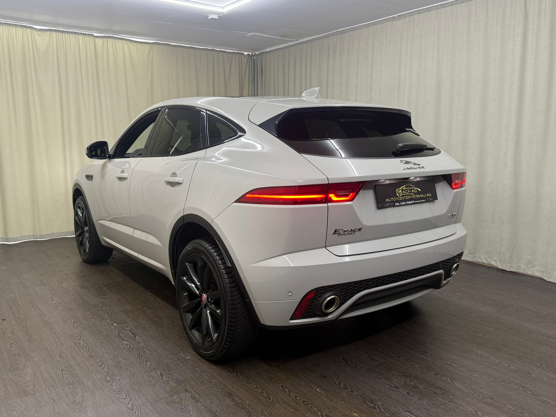 JAGUAR E-Pace P200 R-Dynamic S AWD Automatik-image-5
