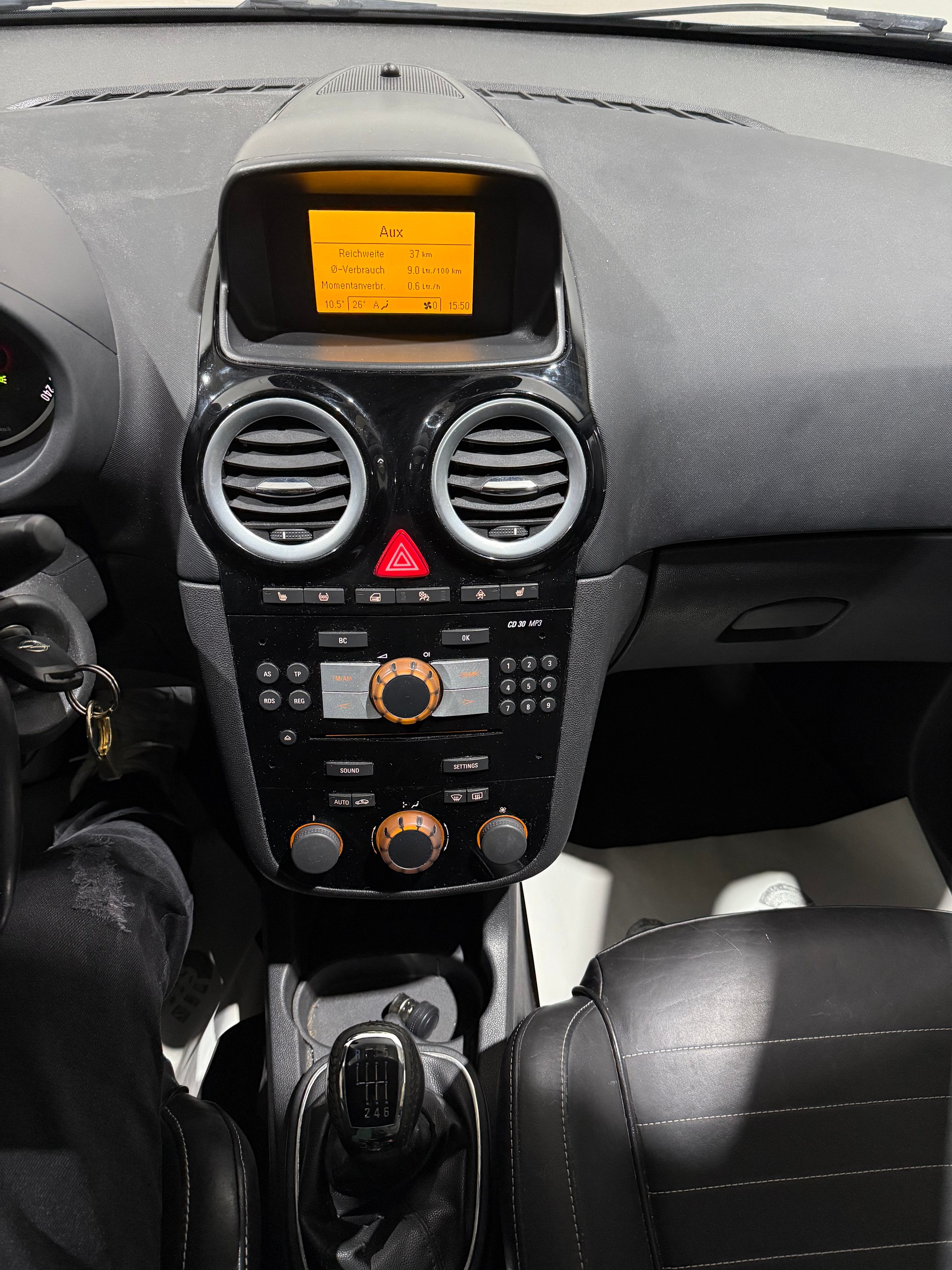 OPEL Corsa 1.6 Turbo OPC-image-14