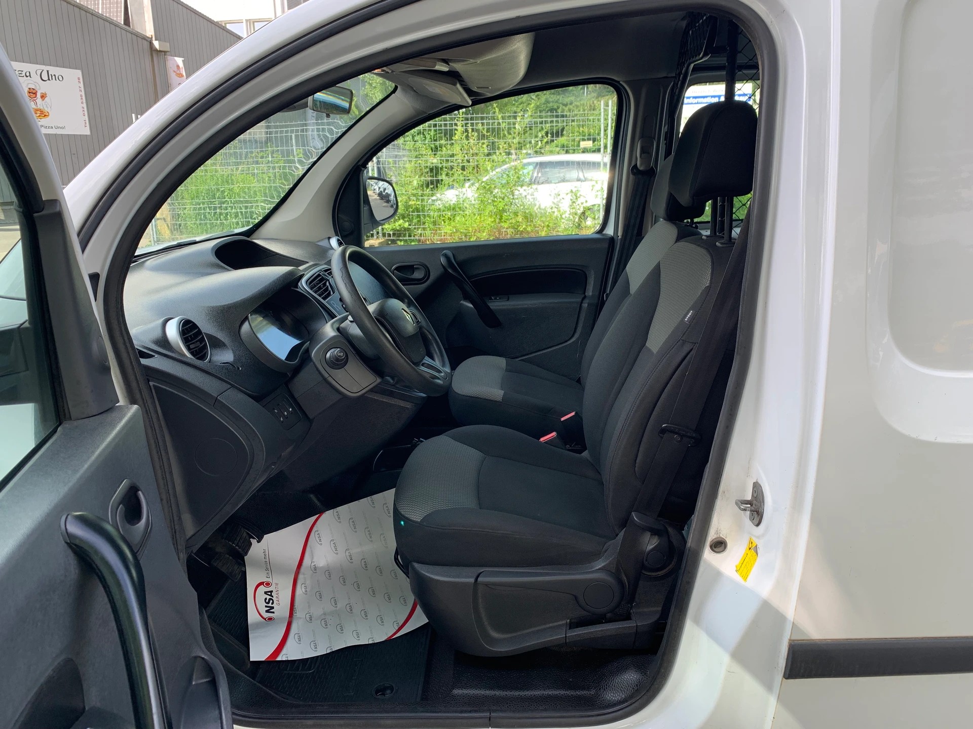 RENAULT Kangoo Maxi dCi 90 ENERGY Business 2 Pl./2 pl. ** Klimaanlage ** 02x Sitze ** Tempomat * Nutzlast 768Kg * Frisch Ab MFK-image-2