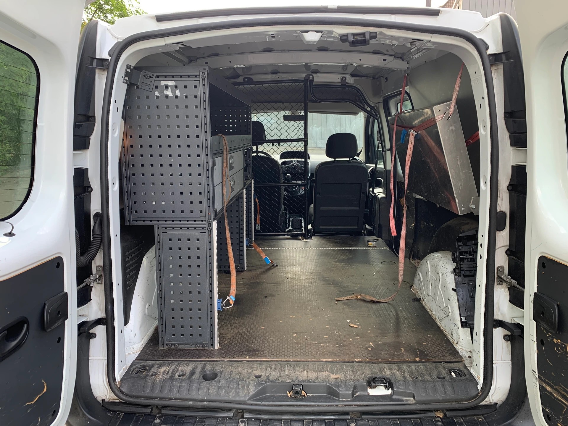 RENAULT Kangoo Maxi dCi 90 ENERGY Business 2 Pl./2 pl. ** Klimaanlage ** 02x Sitze ** Tempomat * Nutzlast 768Kg * Frisch Ab MFK-image-8