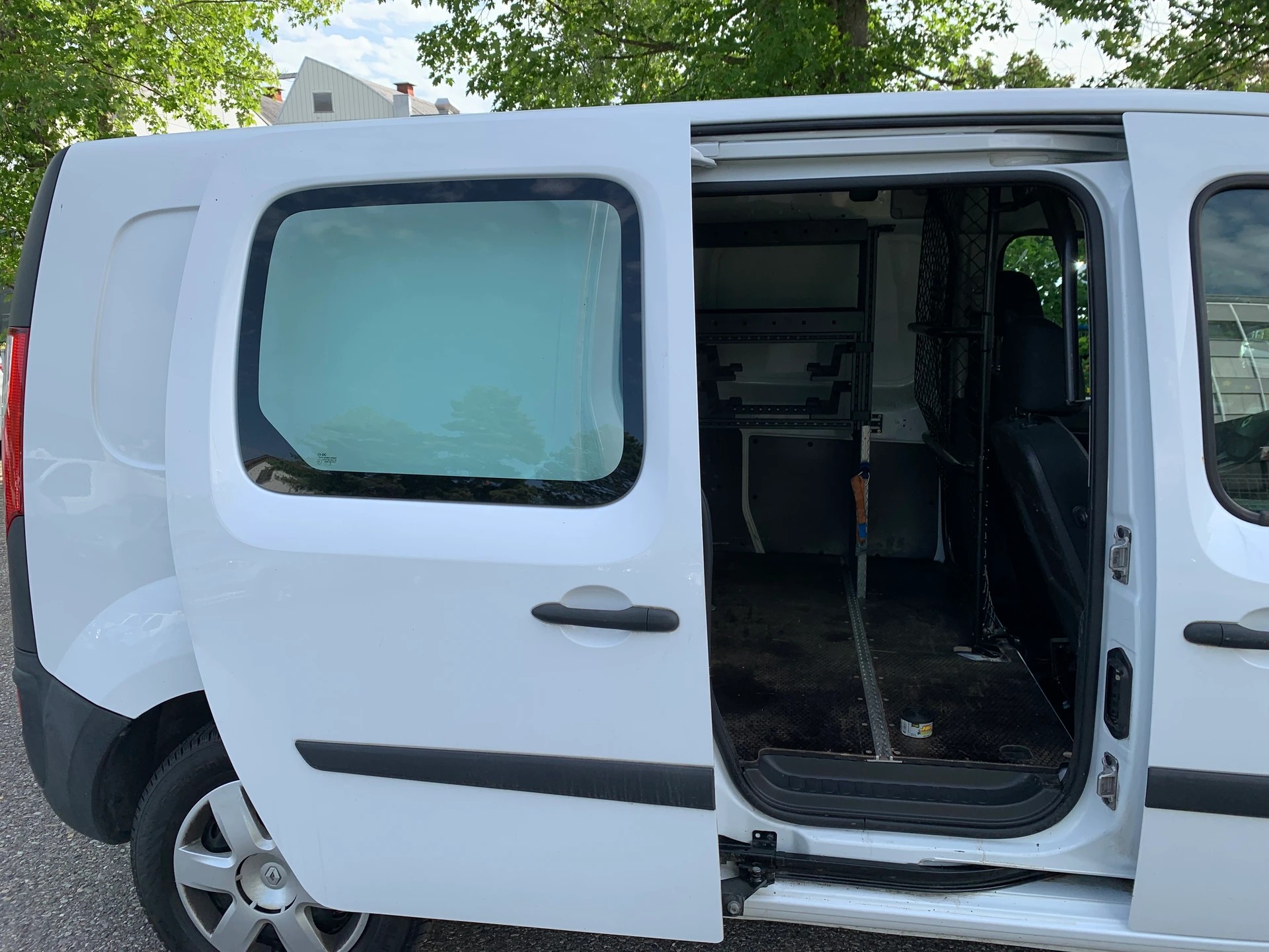 RENAULT Kangoo Maxi dCi 90 ENERGY Business 2 Pl./2 pl. ** Klimaanlage ** 02x Sitze ** Tempomat * Nutzlast 768Kg * Frisch Ab MFK-image-7