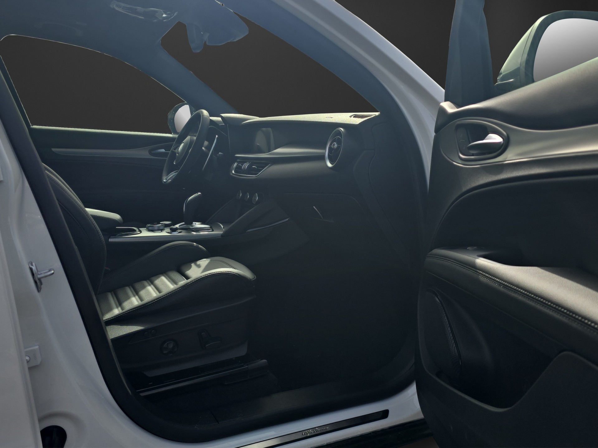 ALFA ROMEO Stelvio 2.0 Veloce Q4 AT8-image-15