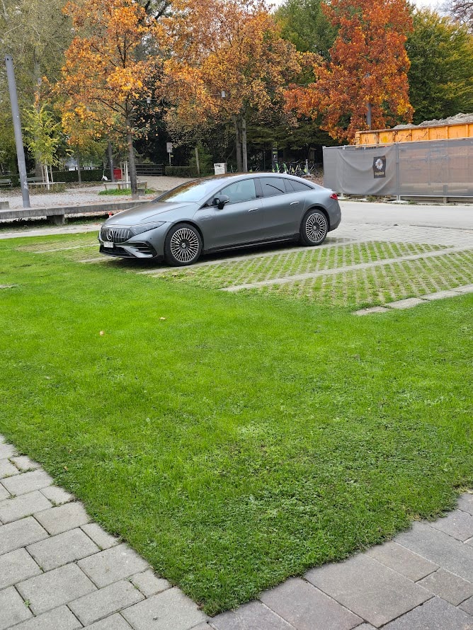 MERCEDES-BENZ EQS AMG 53 4Matic+-image-4