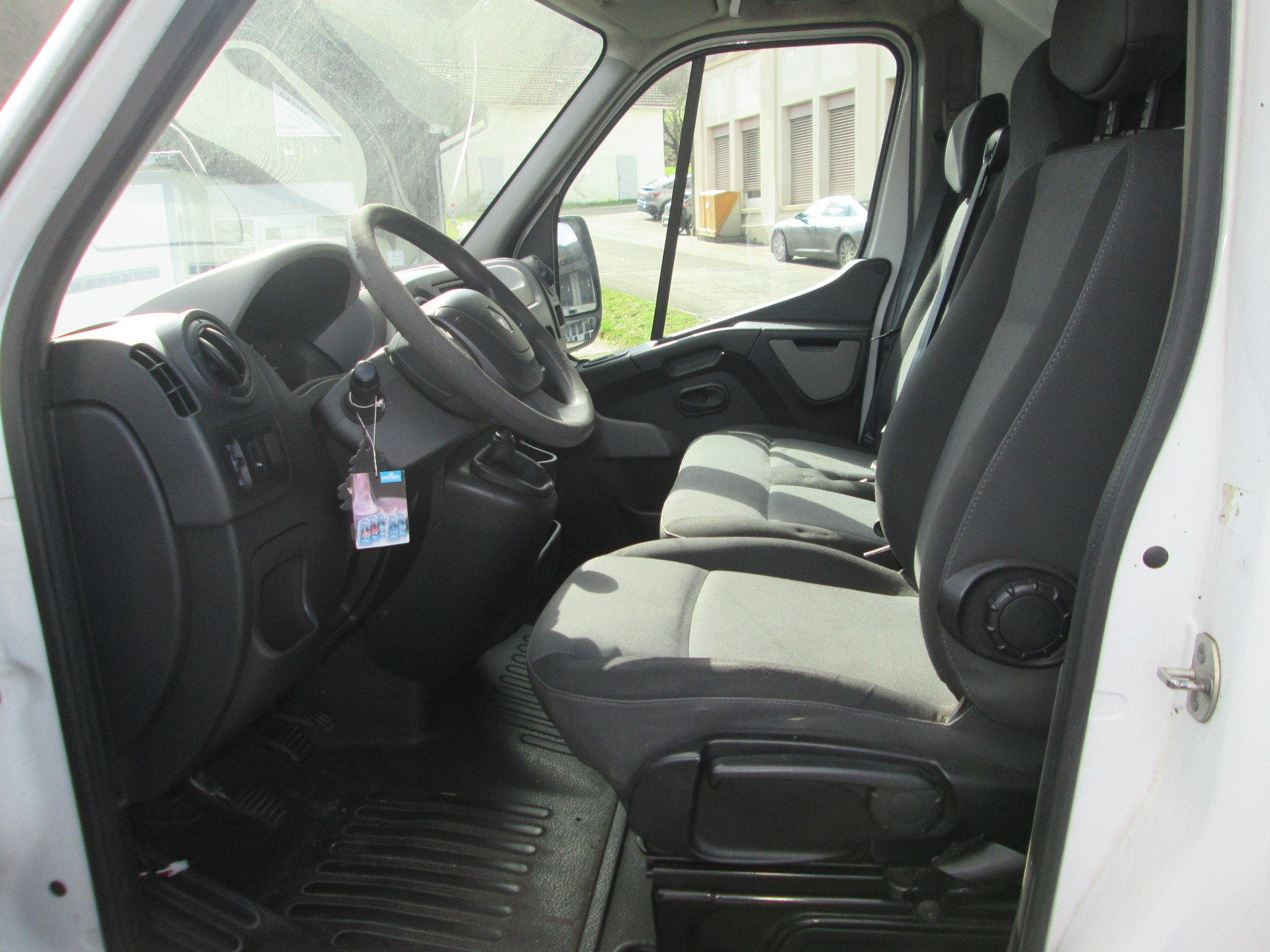 RENAULT Master T33 2.3dCi L1H1-image-6