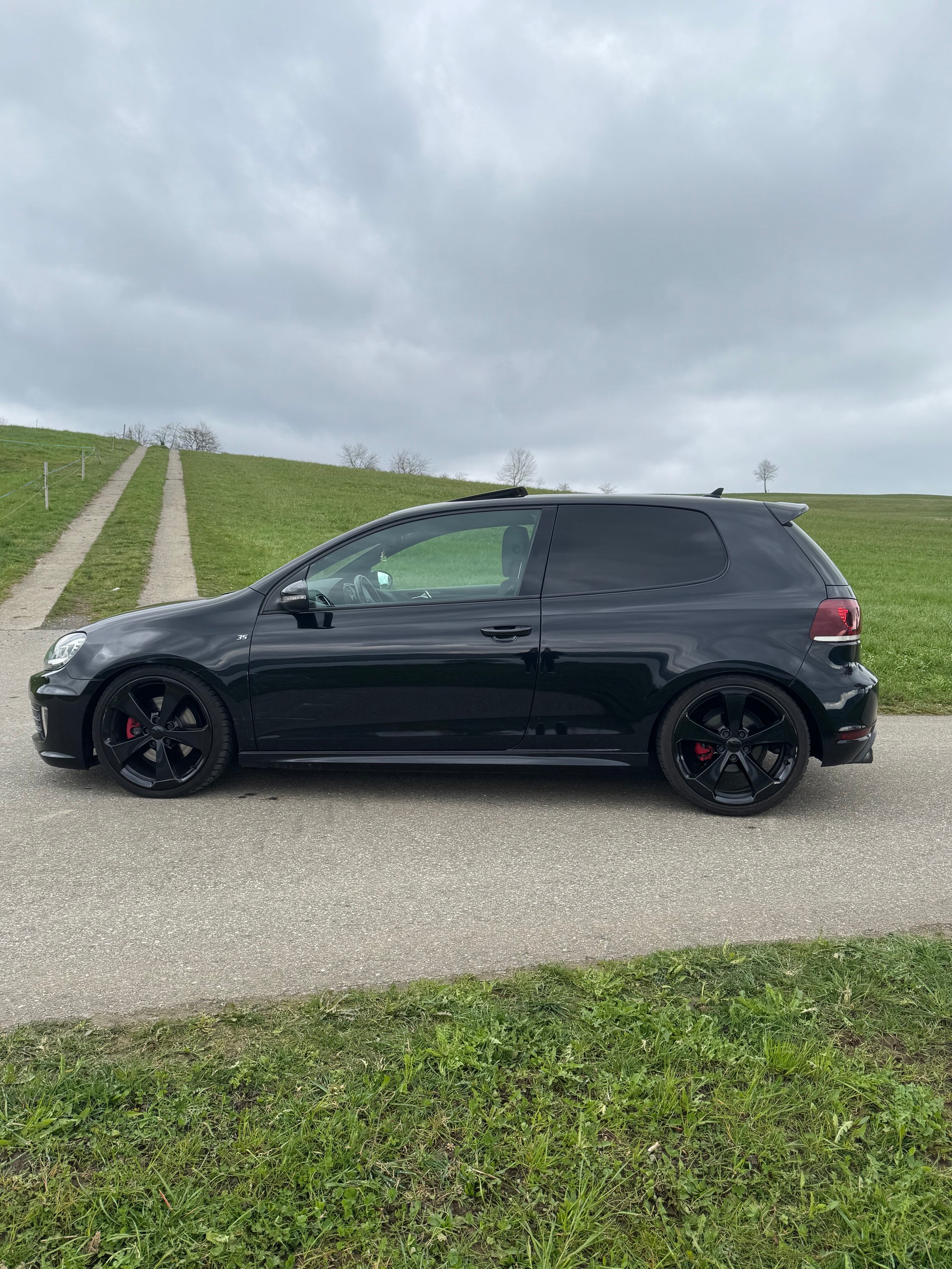 VW Golf 2.0 TSI GTI Edition 35 DSG-image-4