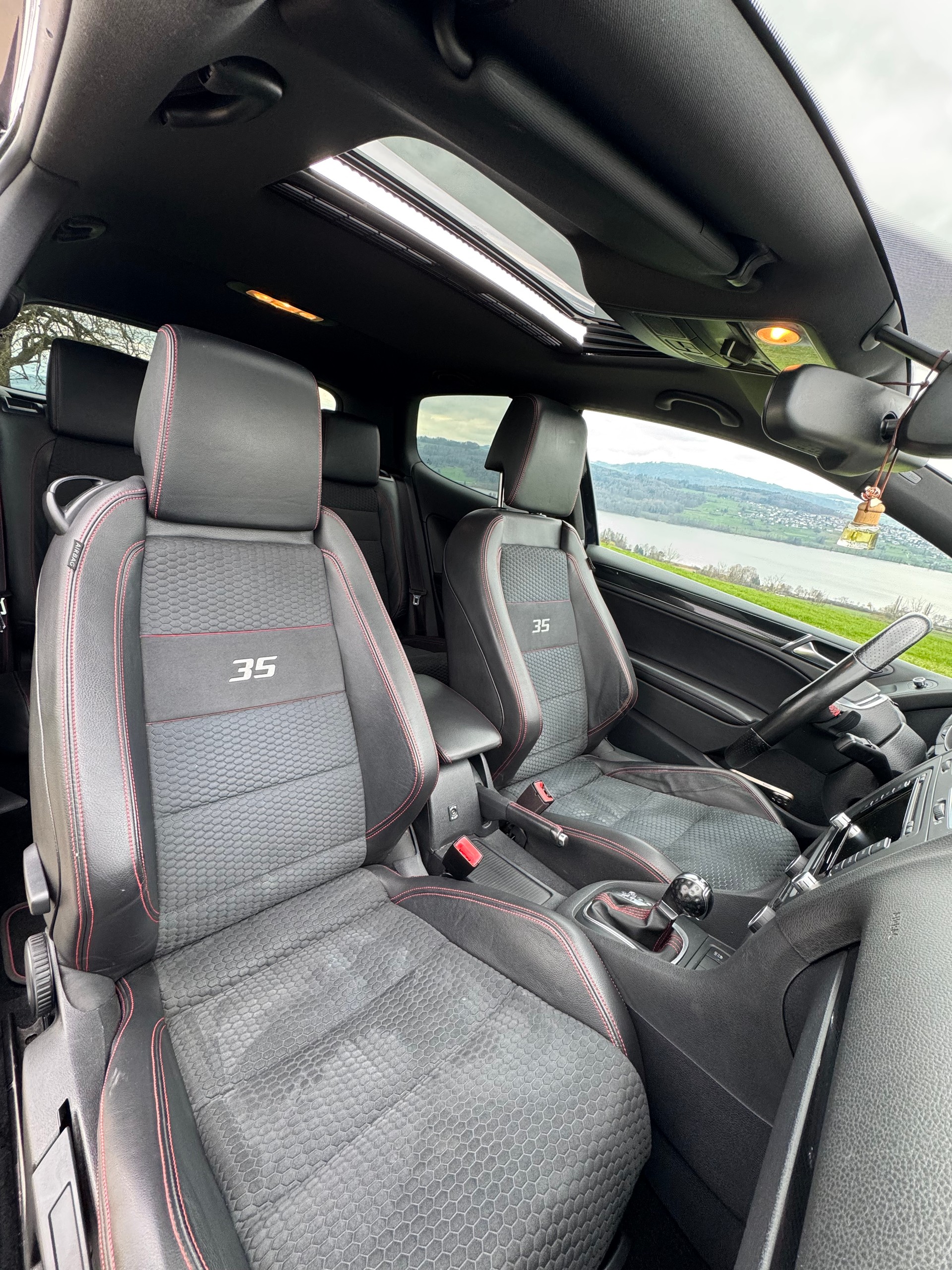 VW Golf 2.0 TSI GTI Edition 35 DSG-image-5