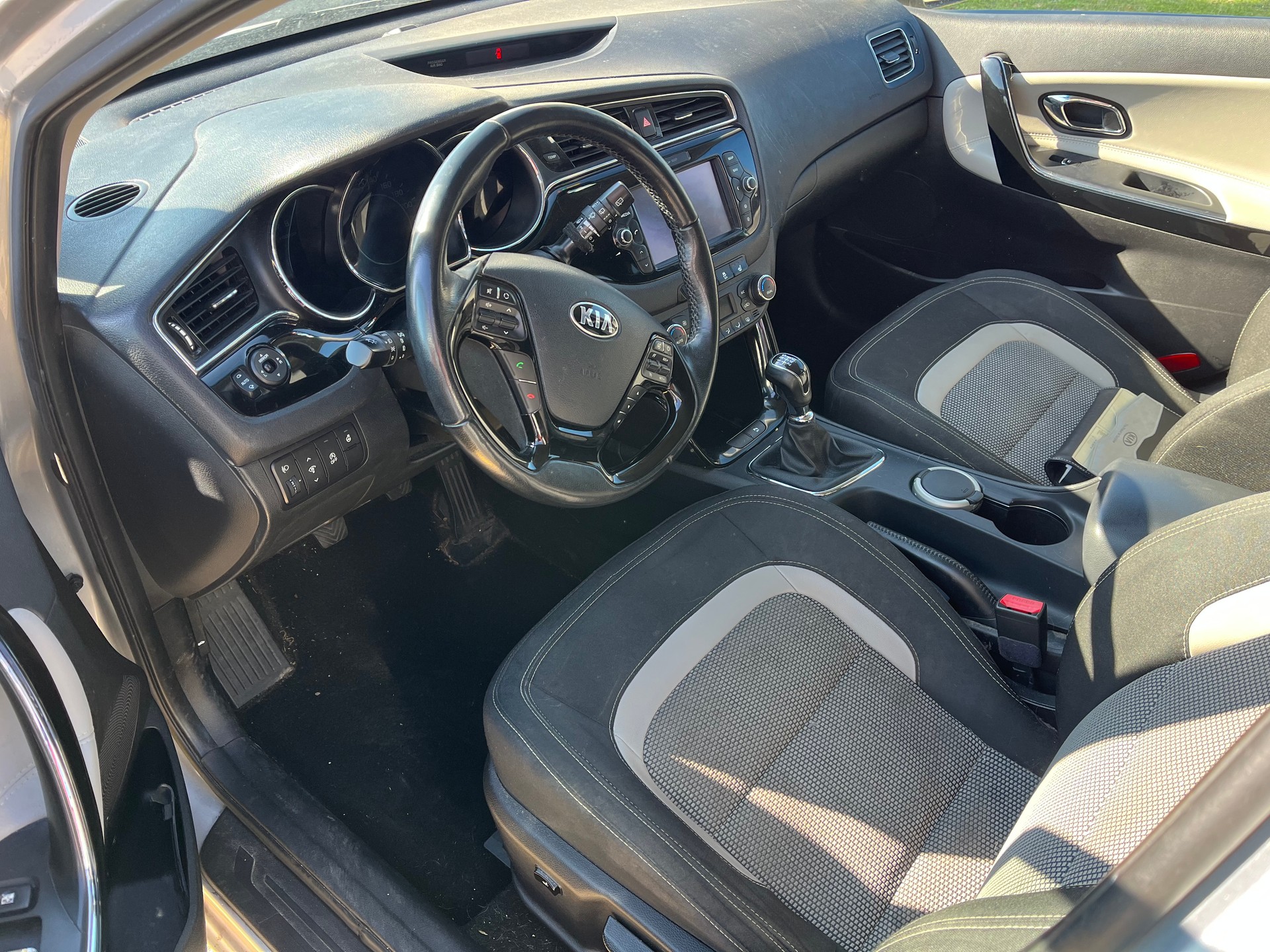 KIA Cee'd Sportswagon 1.0 T-GDi Swiss Champion-image-12