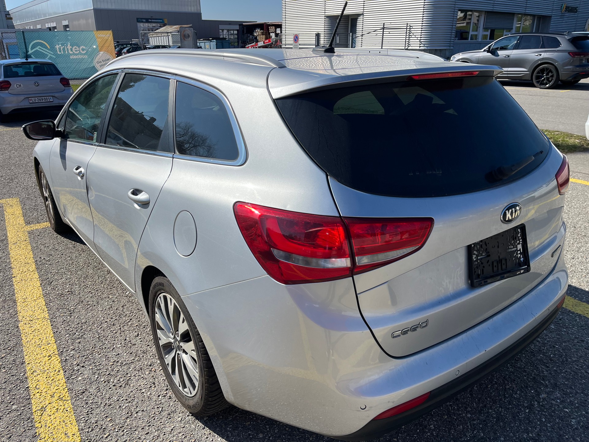 KIA Cee'd Sportswagon 1.0 T-GDi Swiss Champion-image-4