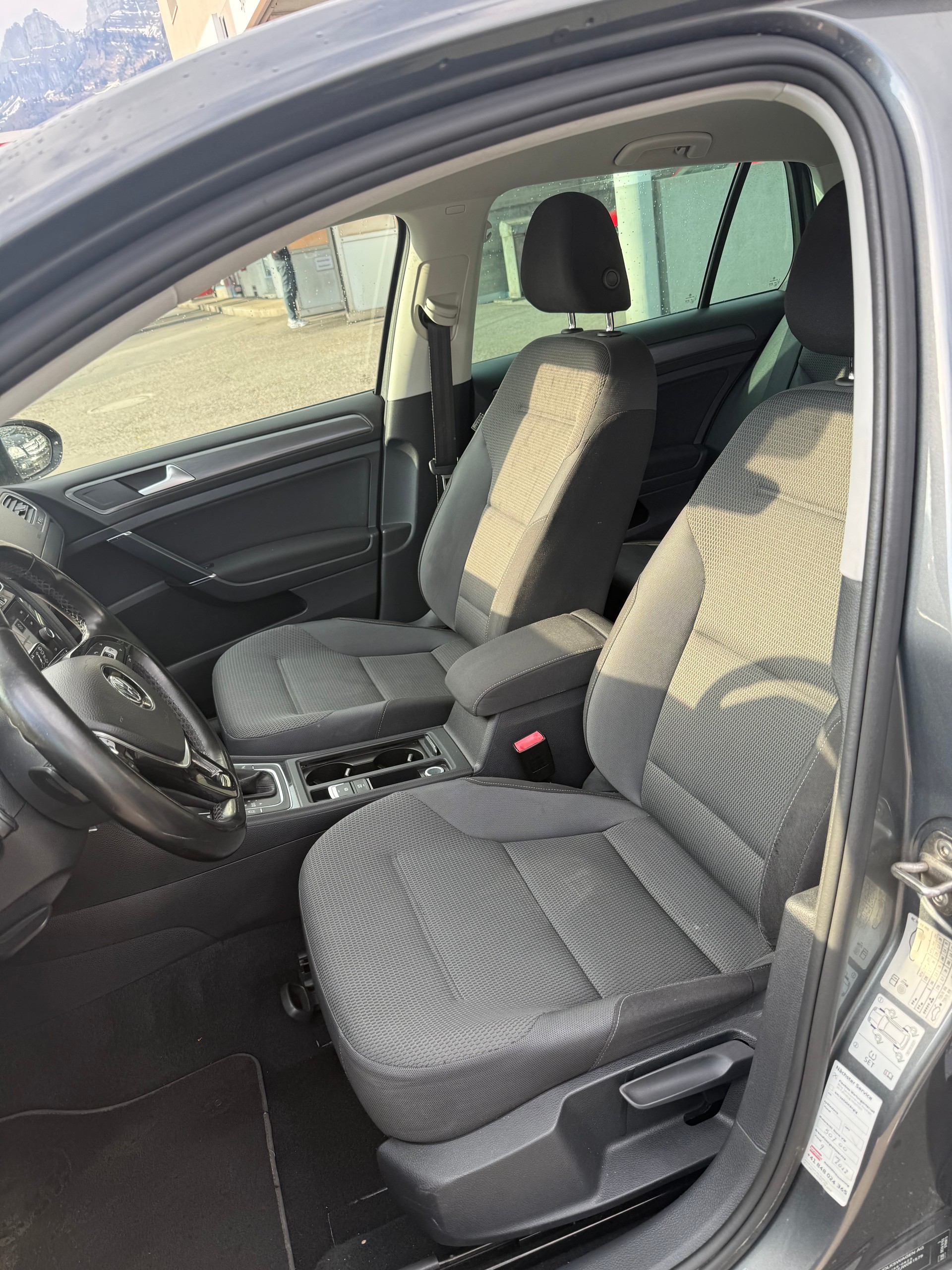 VW Golf 2.0 TDI Highline 4Motion DSG-image-6