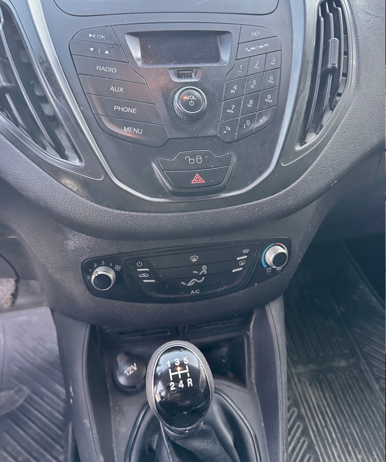 FORD Transit Courier-image-11