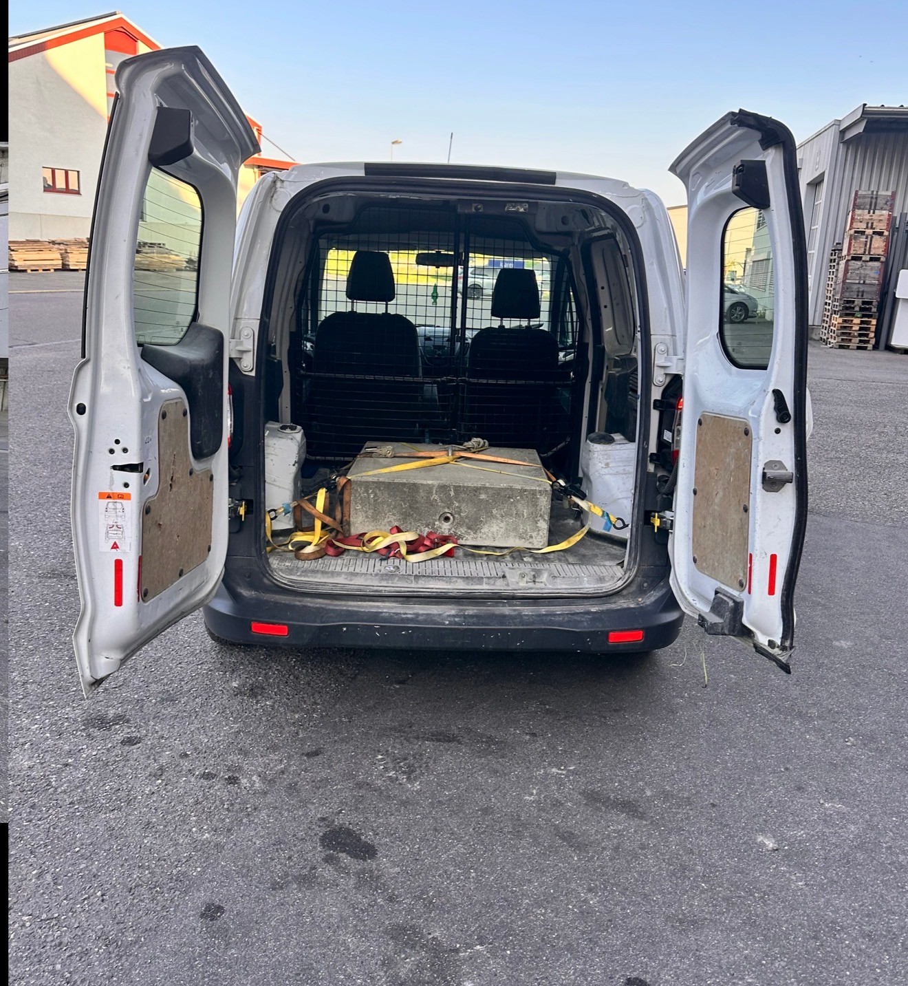 FORD Transit Courier-image-9