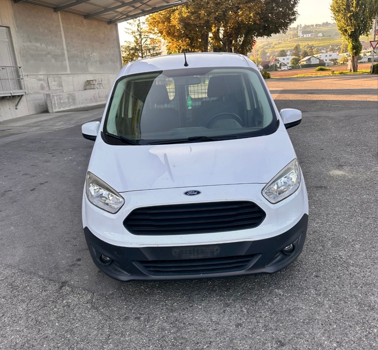 FORD Transit Courier-image-2