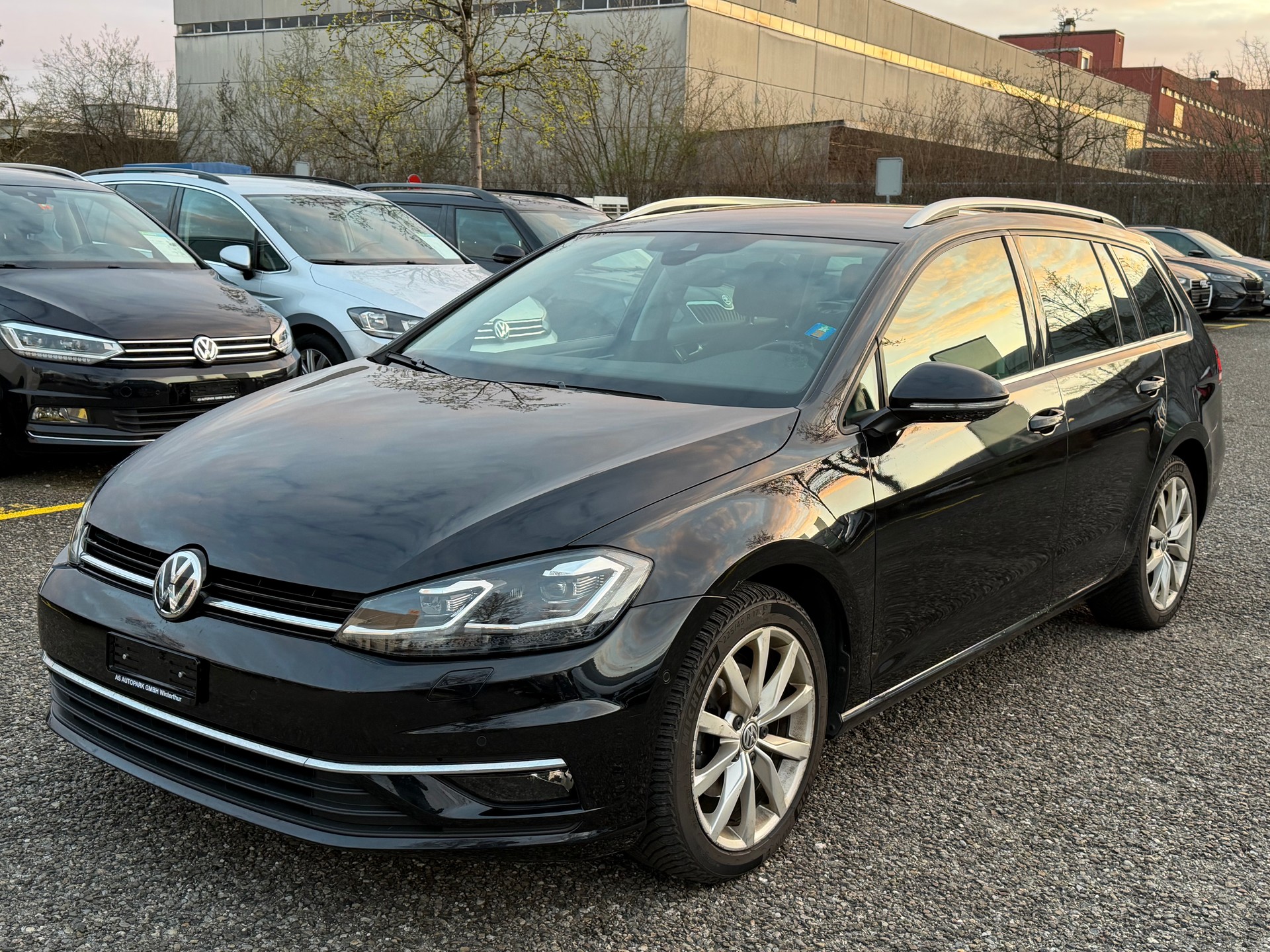 VW Golf Variant 2.0 TDI Highline 4Motion DSG-image-0