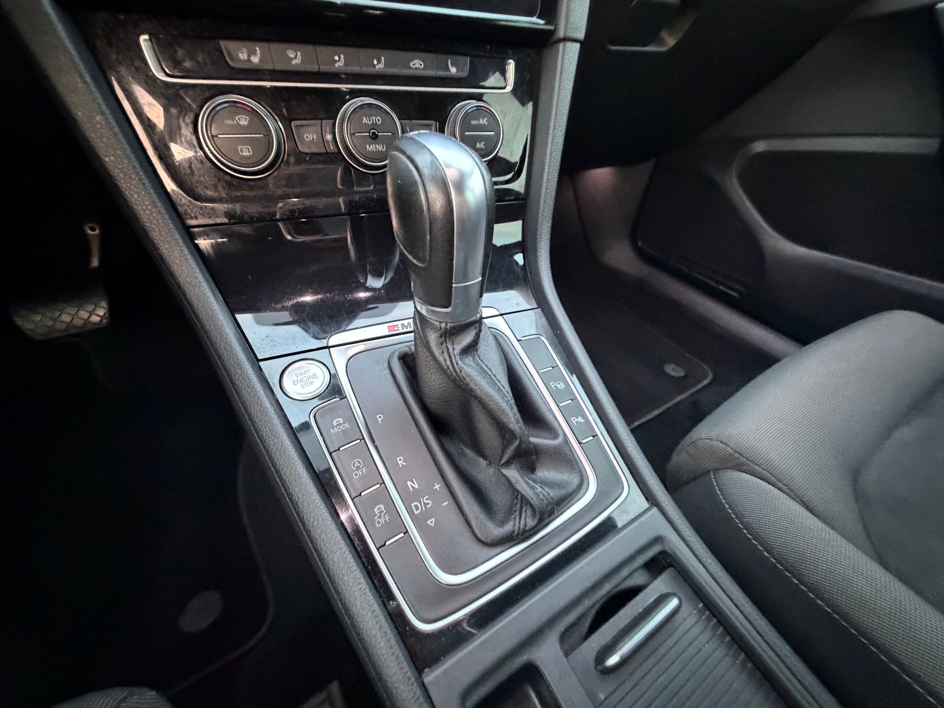 VW Golf Variant 2.0 TDI Highline 4Motion DSG-image-12