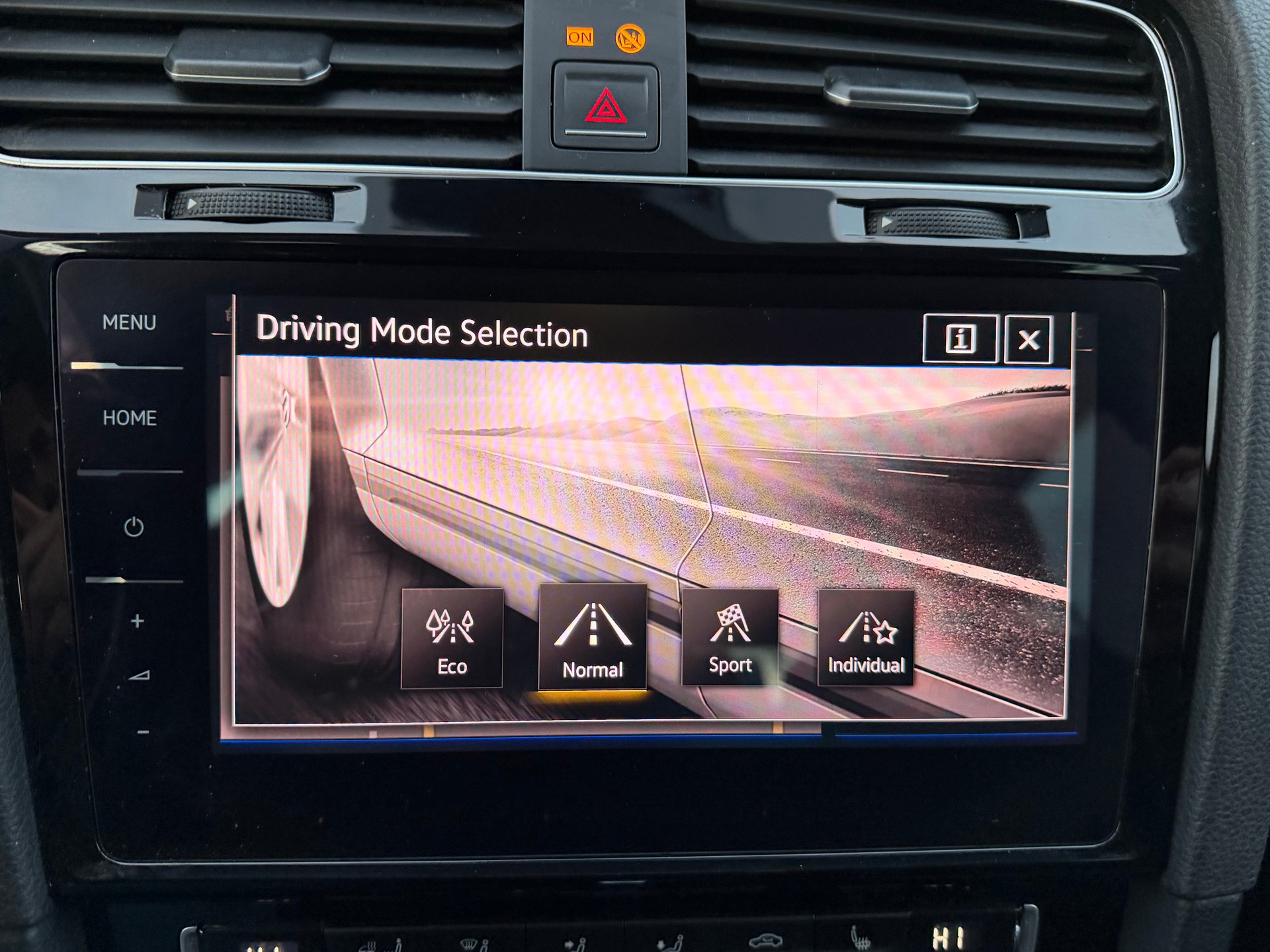 VW Golf Variant 2.0 TDI Highline 4Motion DSG-image-22