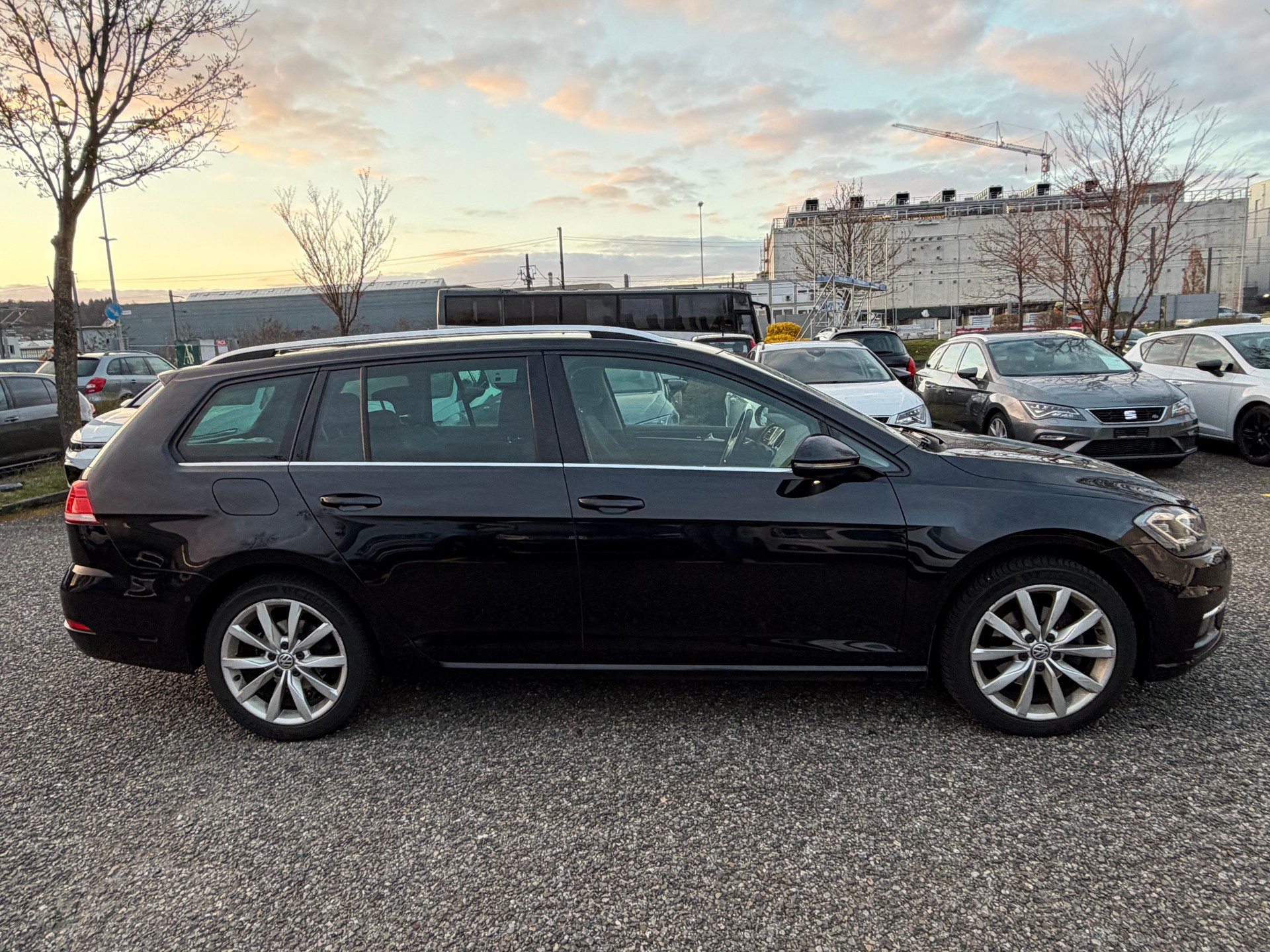 VW Golf Variant 2.0 TDI Highline 4Motion DSG-image-3