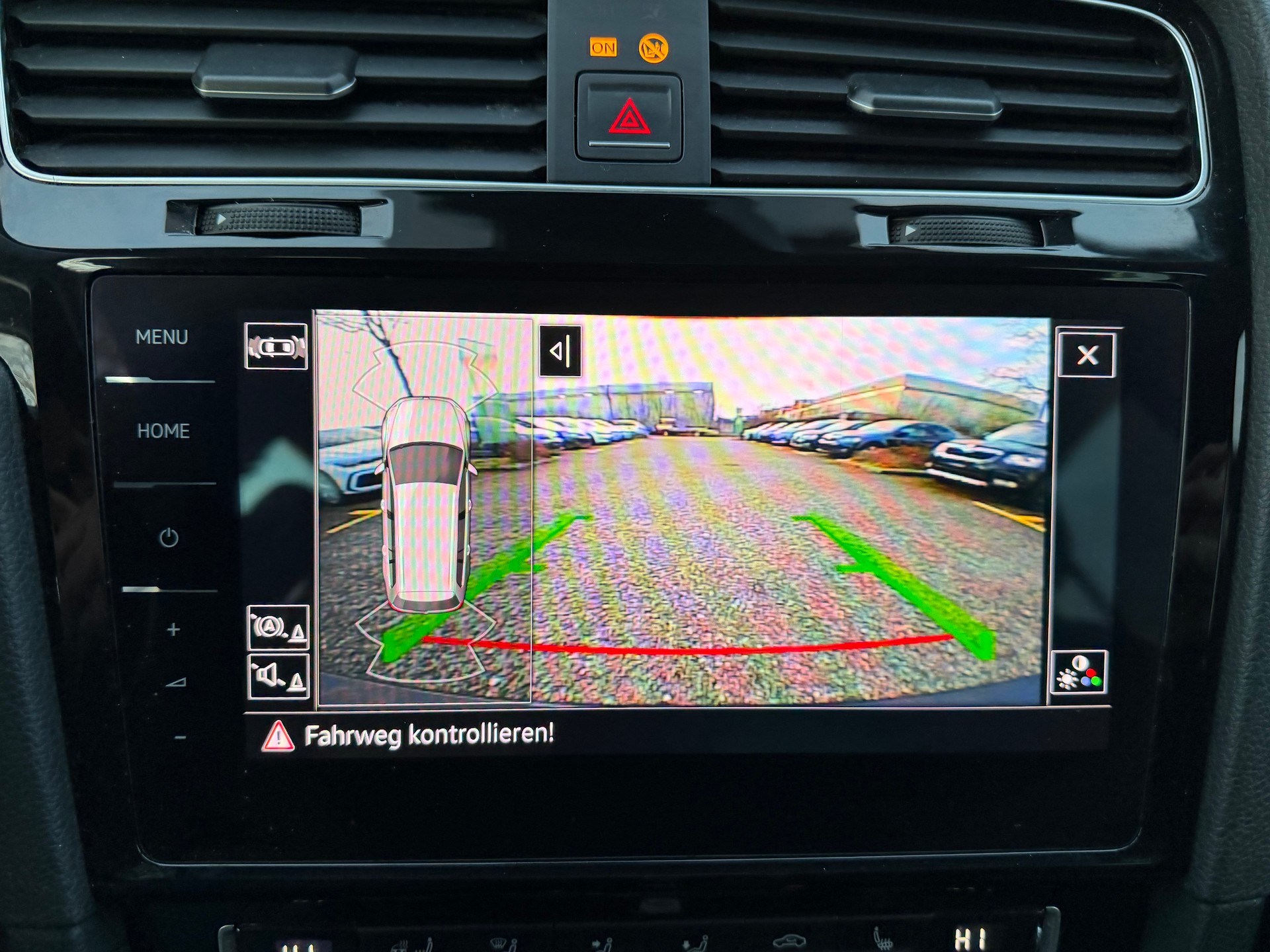 VW Golf Variant 2.0 TDI Highline 4Motion DSG-image-21