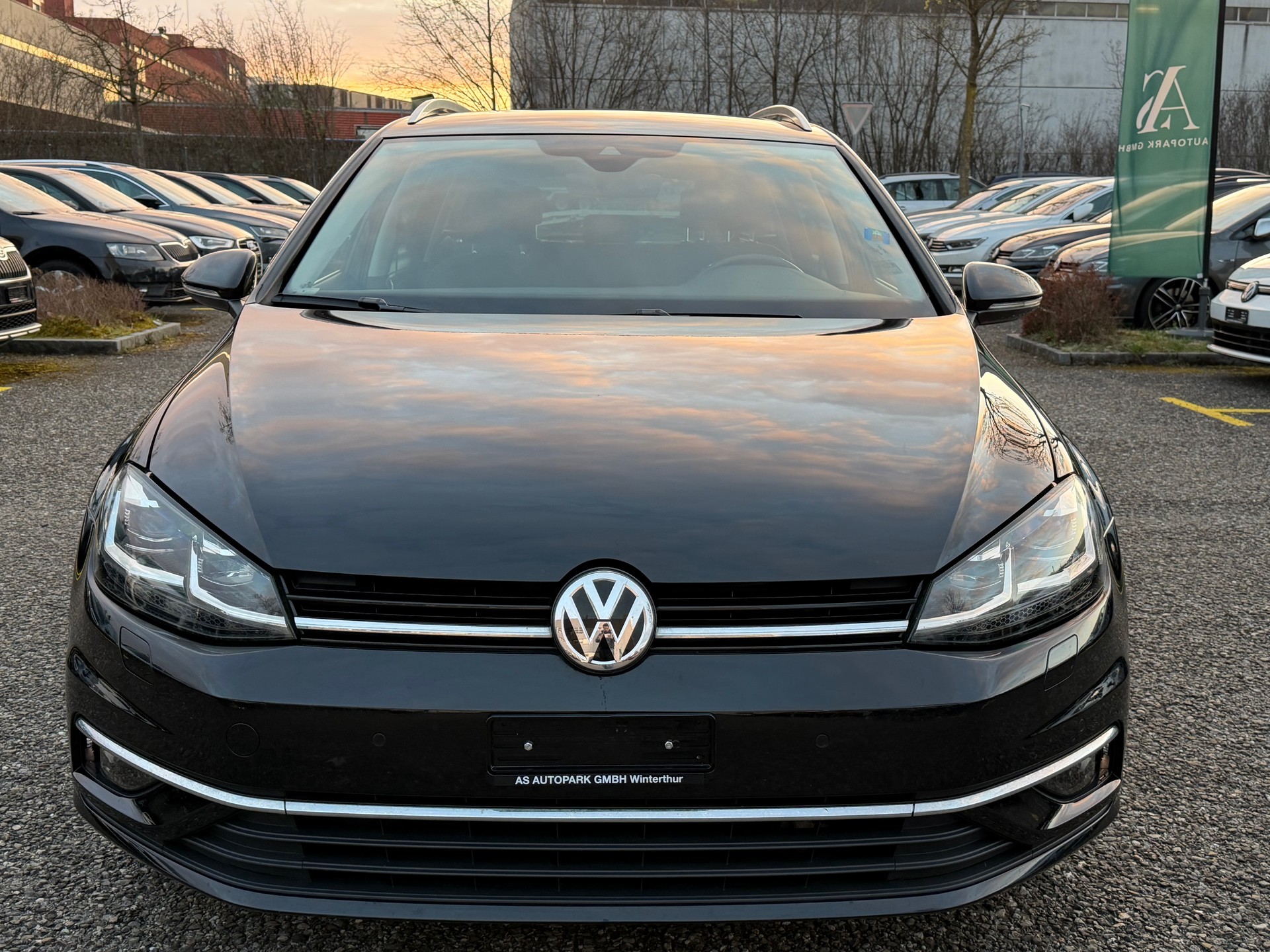 VW Golf Variant 2.0 TDI Highline 4Motion DSG-image-1
