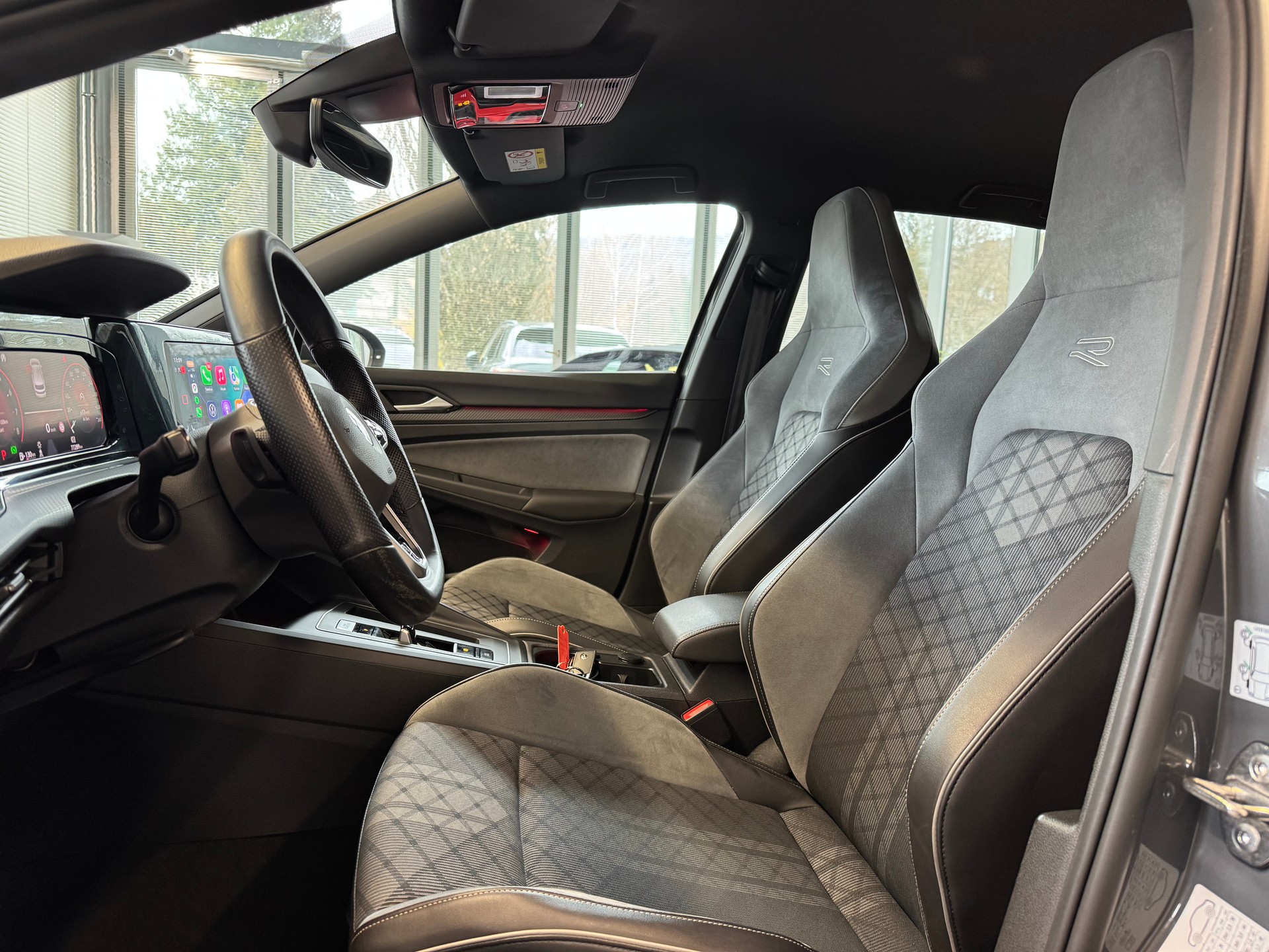 VW Golf 2.0 TSI R-Line DSG 4 Motion-image-9