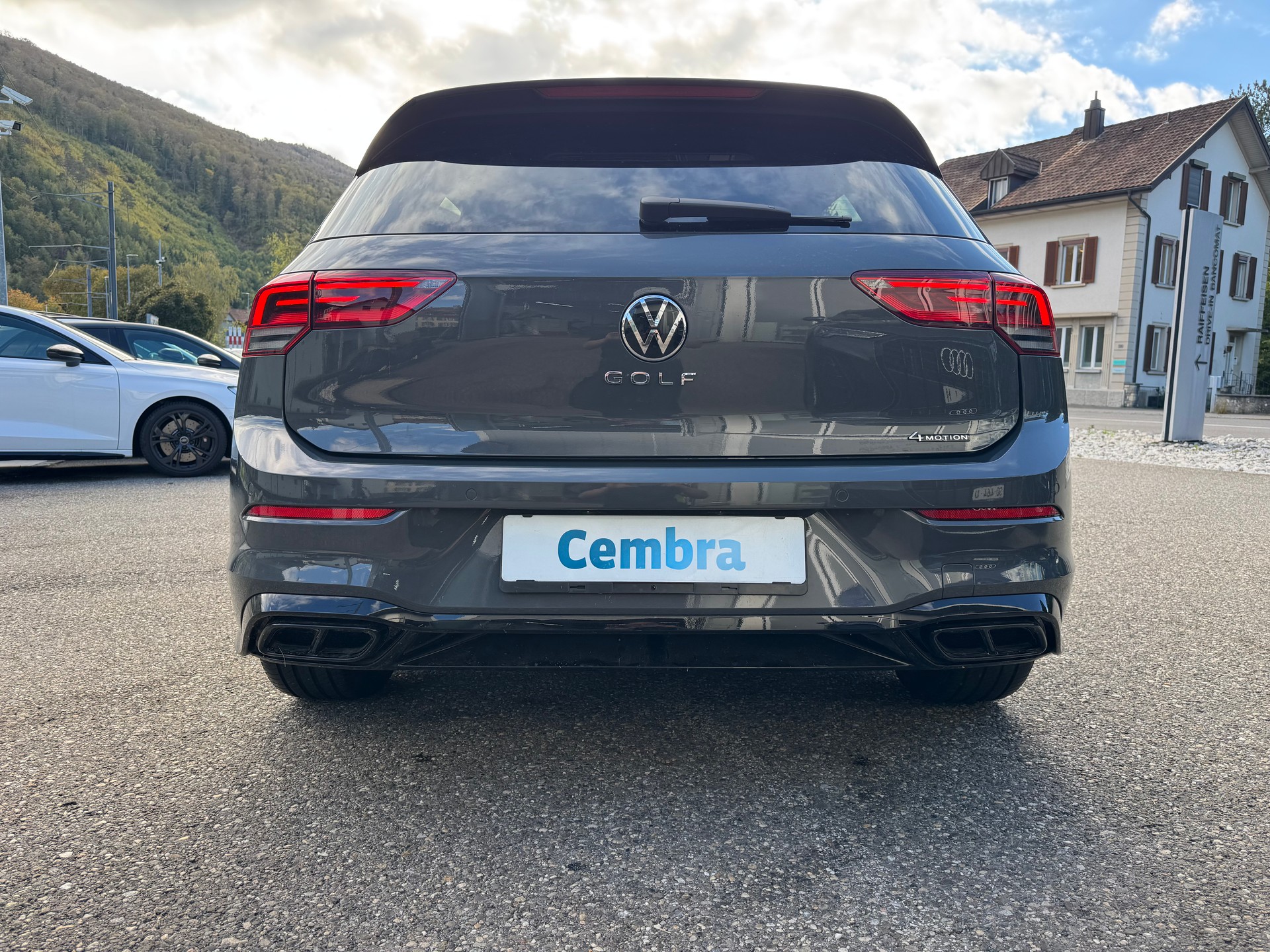VW Golf 2.0 TSI R-Line DSG 4 Motion-image-9