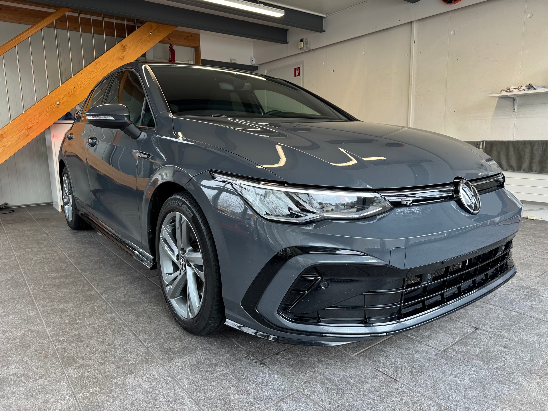 VW Golf 2.0 TSI R-Line DSG 4 Motion-image-3