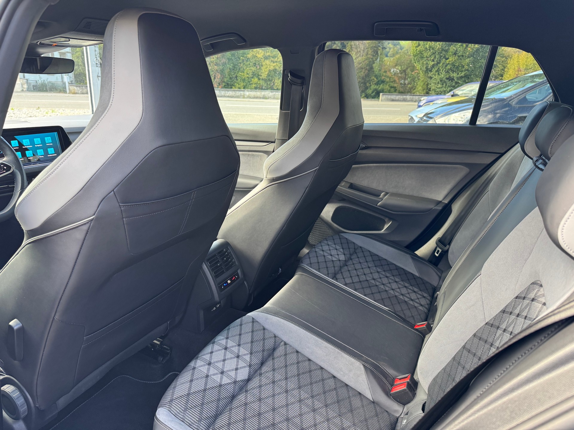 VW Golf 2.0 TSI R-Line DSG 4 Motion-image-15