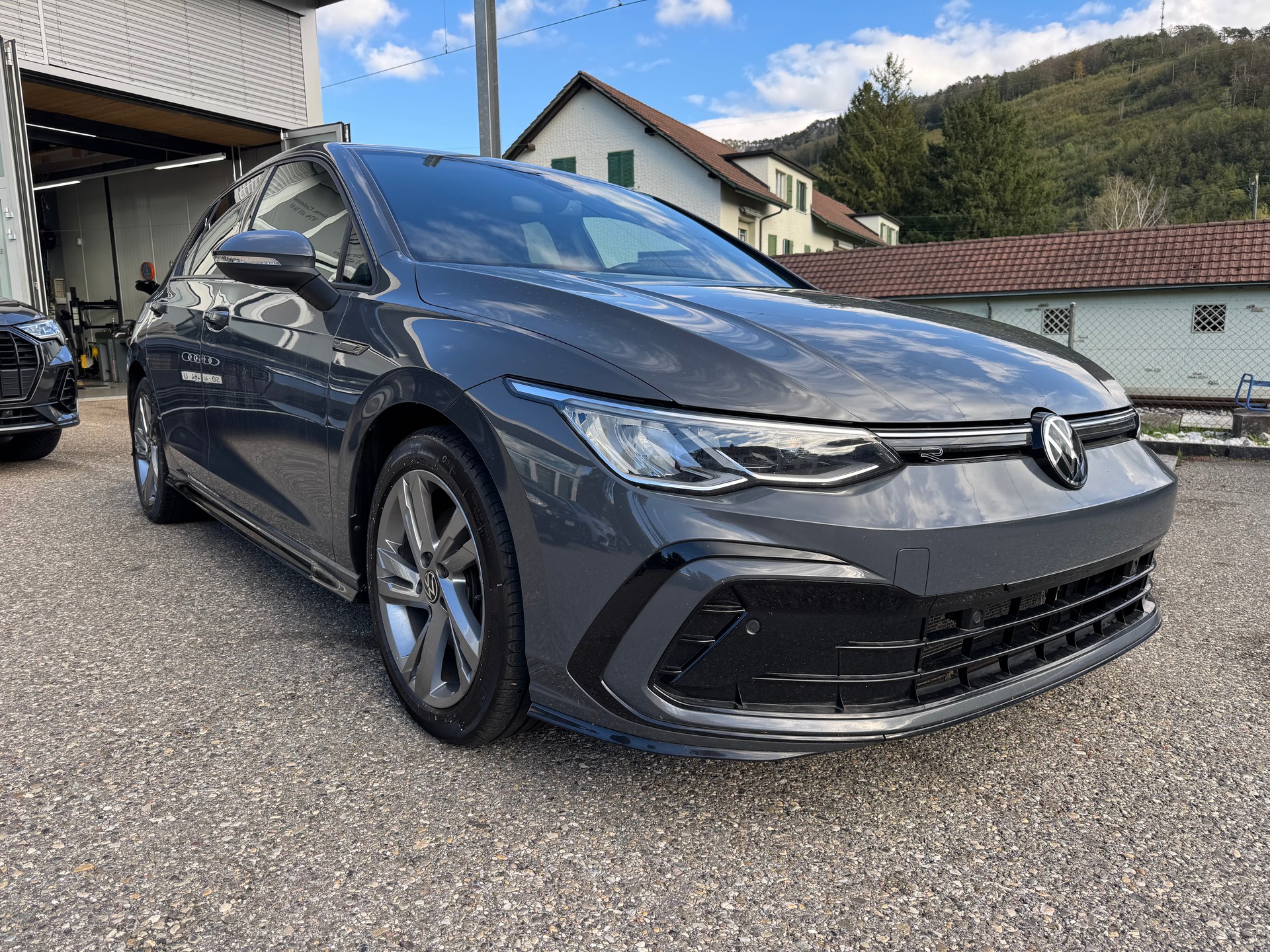 VW Golf 2.0 TSI R-Line DSG 4 Motion-image-5