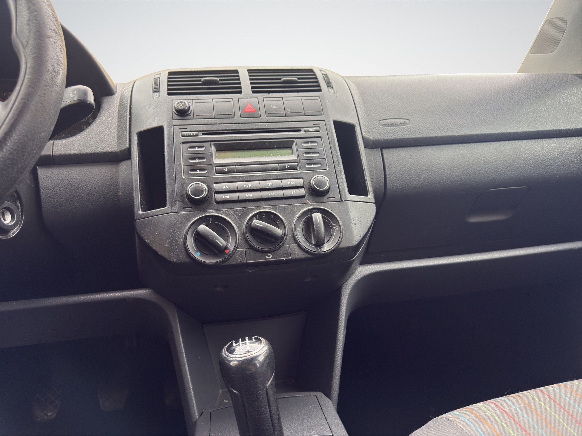 VW Polo 1.4-image-11