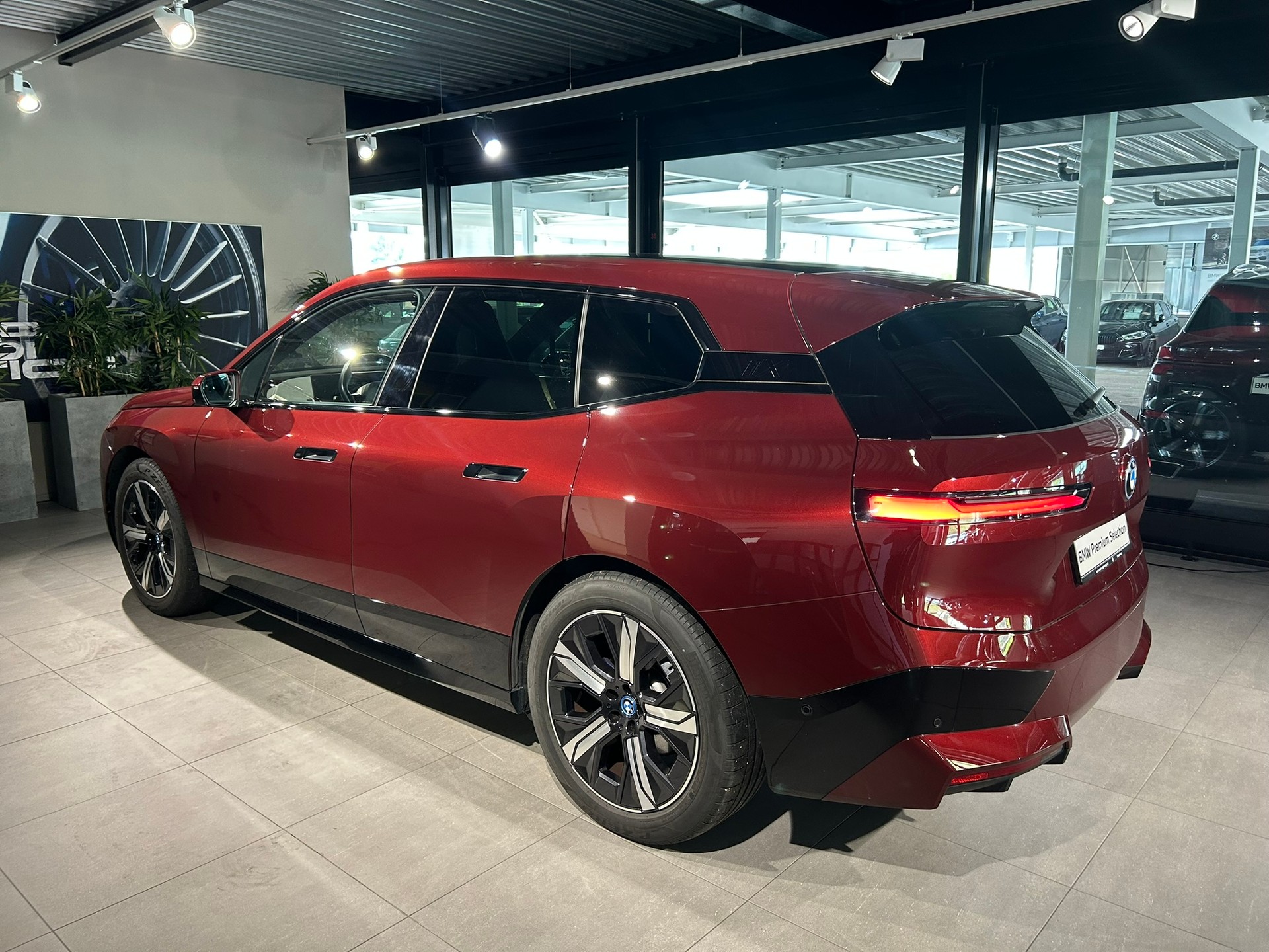 BMW iX xDrive40-image-10